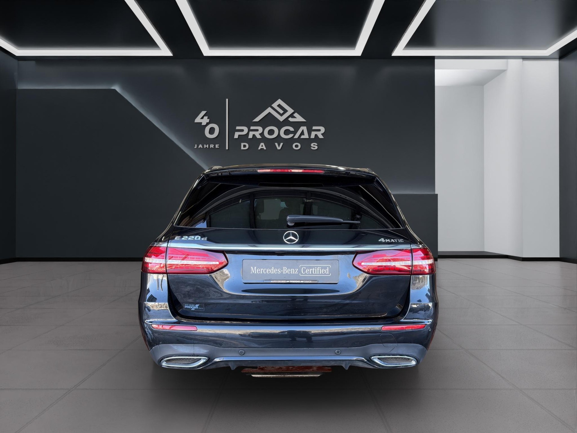 MERCEDES-BENZ E 220 d AMG Line 4matic Kombi - 5