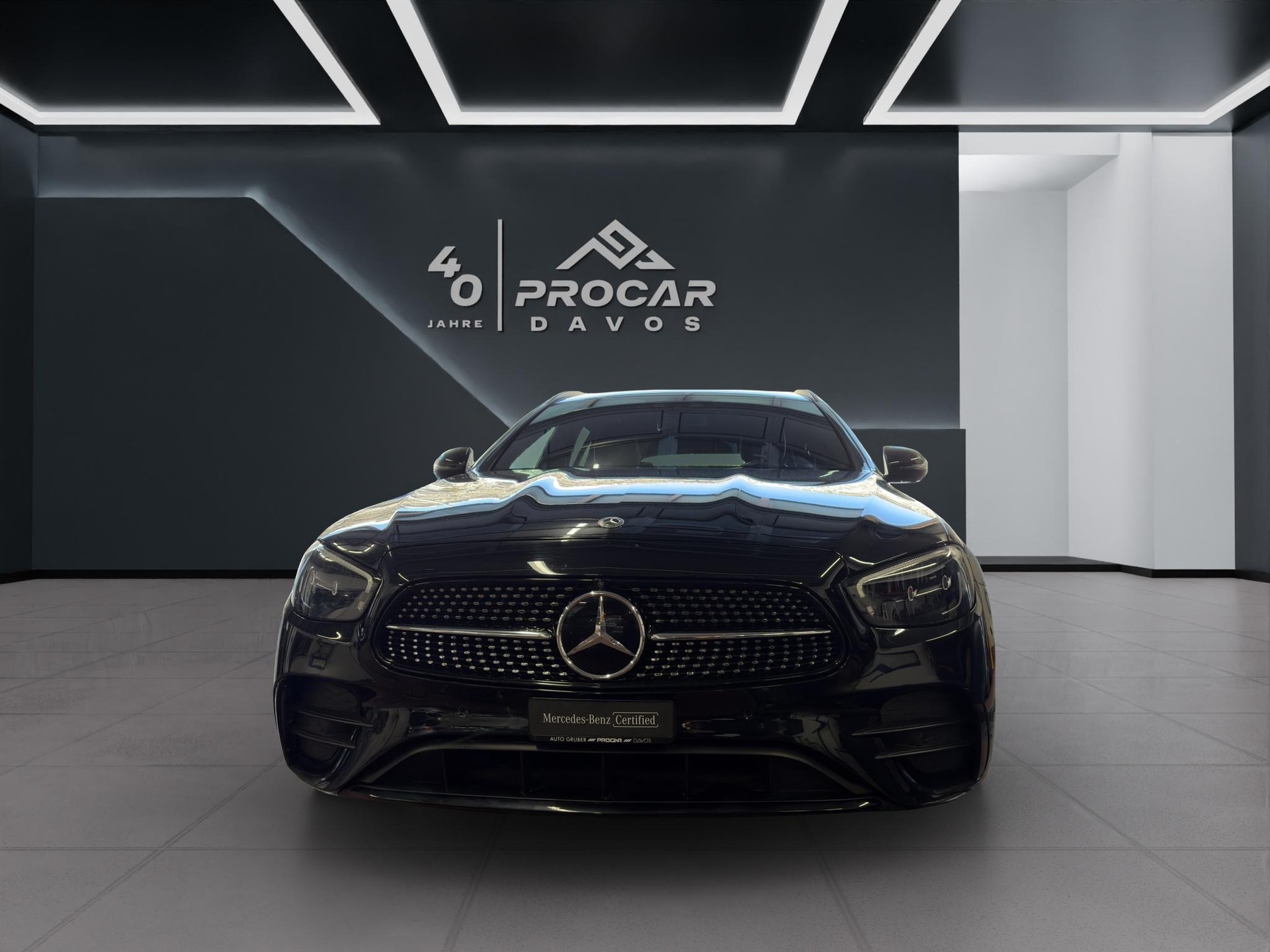 MERCEDES-BENZ E 220 d AMG Line 4matic Kombi - 3