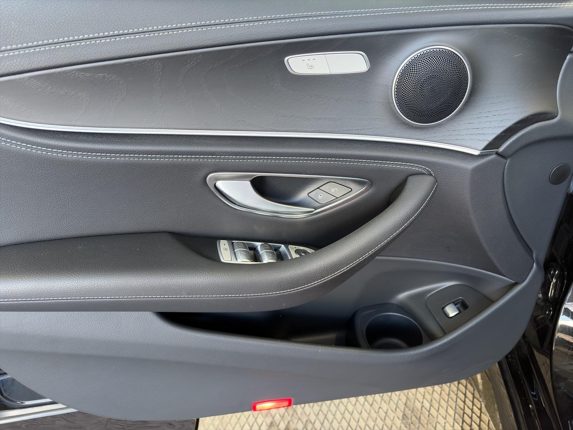 MERCEDES-BENZ E 220 d AMG Line 4matic Kombi - 14