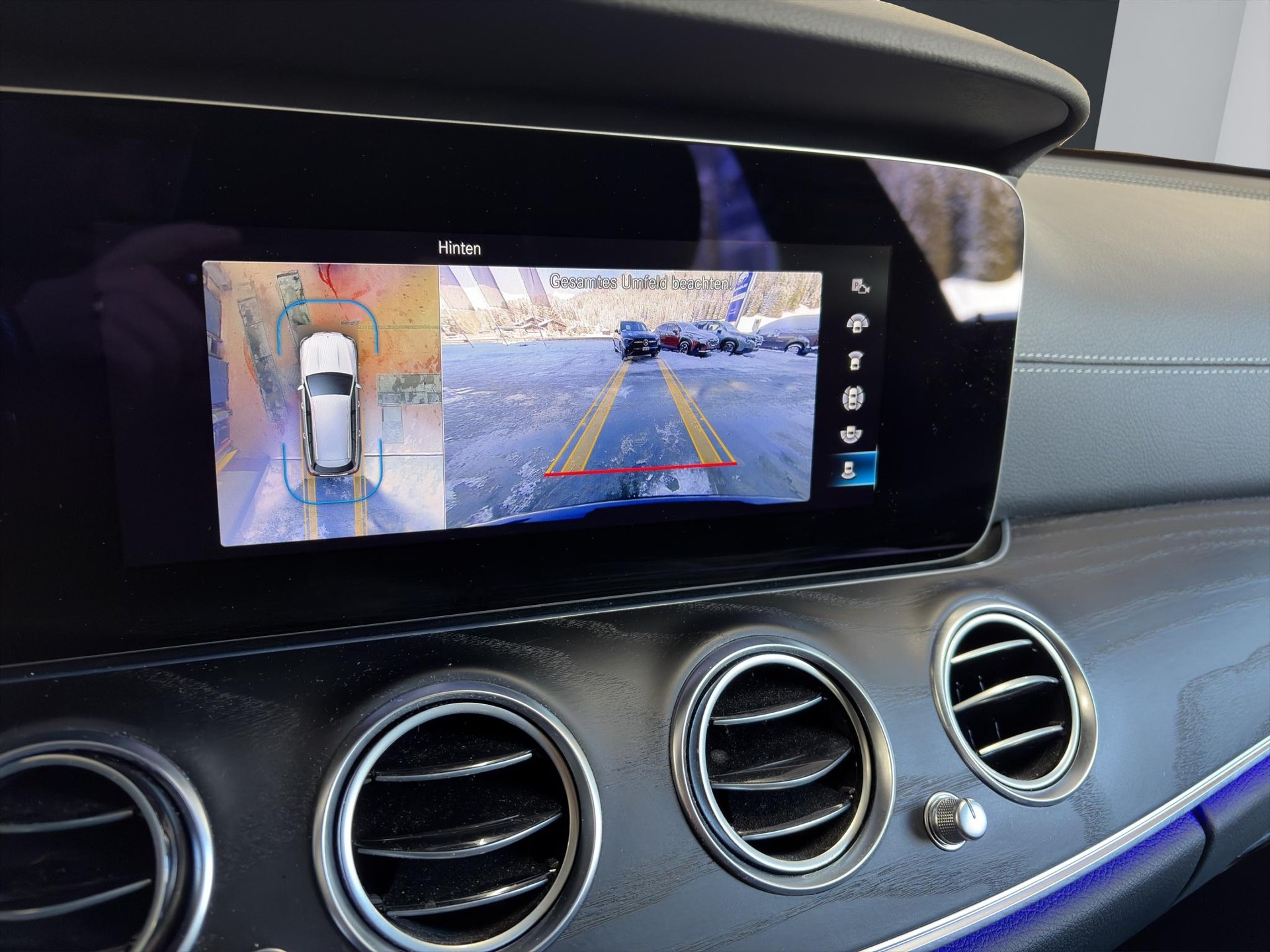 MERCEDES-BENZ E 220 d AMG Line 4matic Kombi - 11