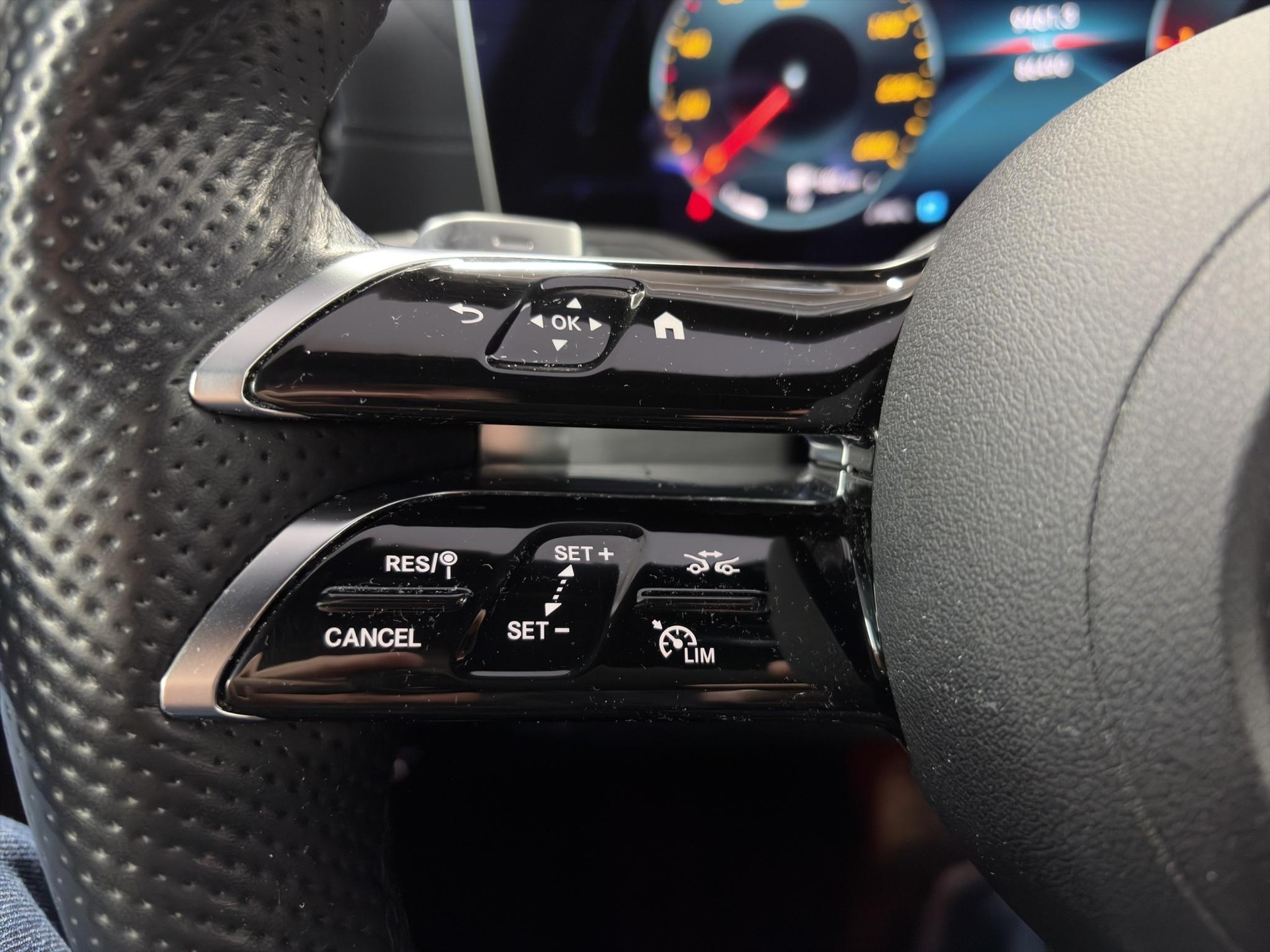 MERCEDES-BENZ E 220 d AMG Line 4matic Kombi - 12