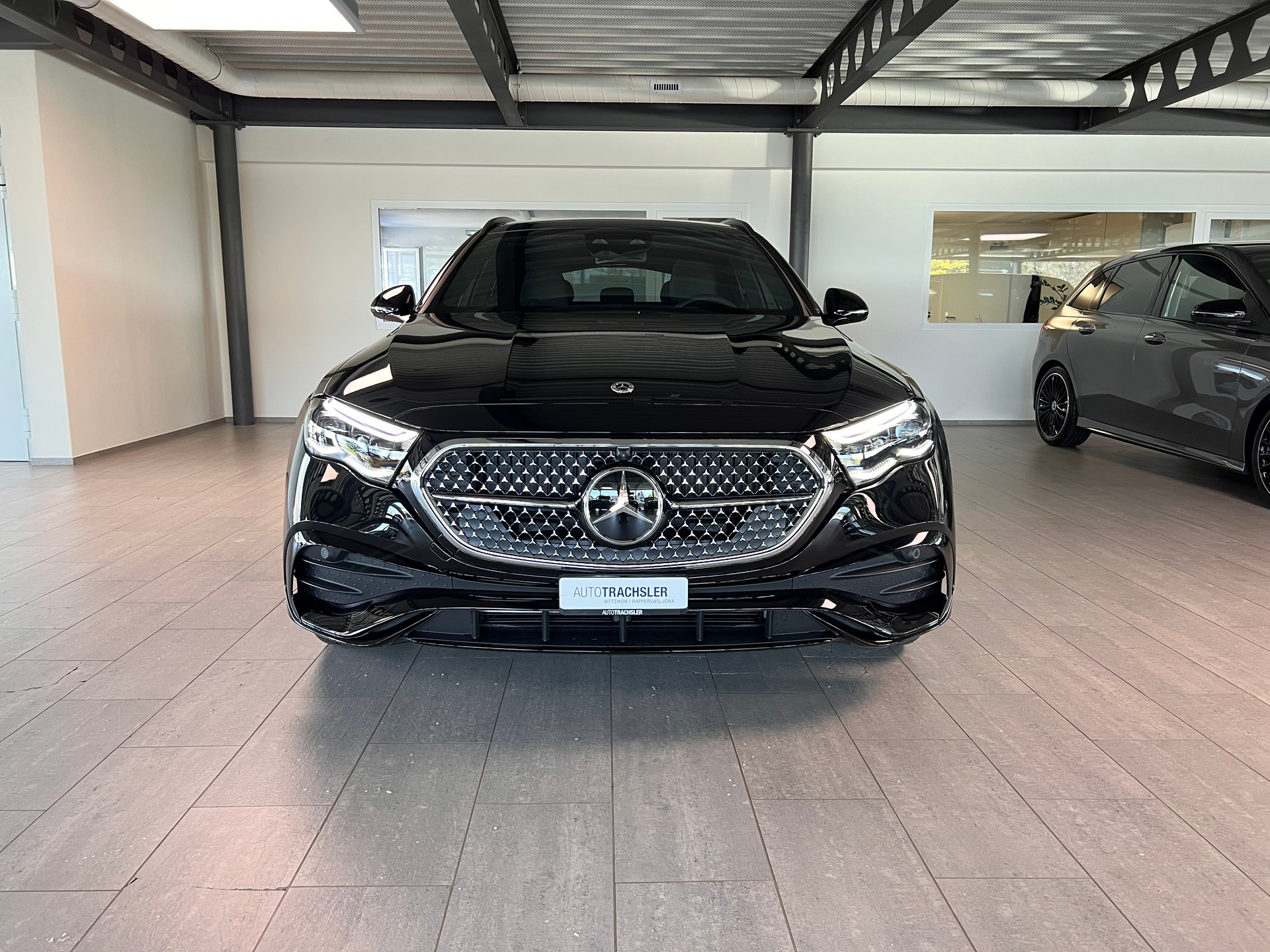 MERCEDES-BENZ E 450 T 9G-Tronic 4Matic - 2