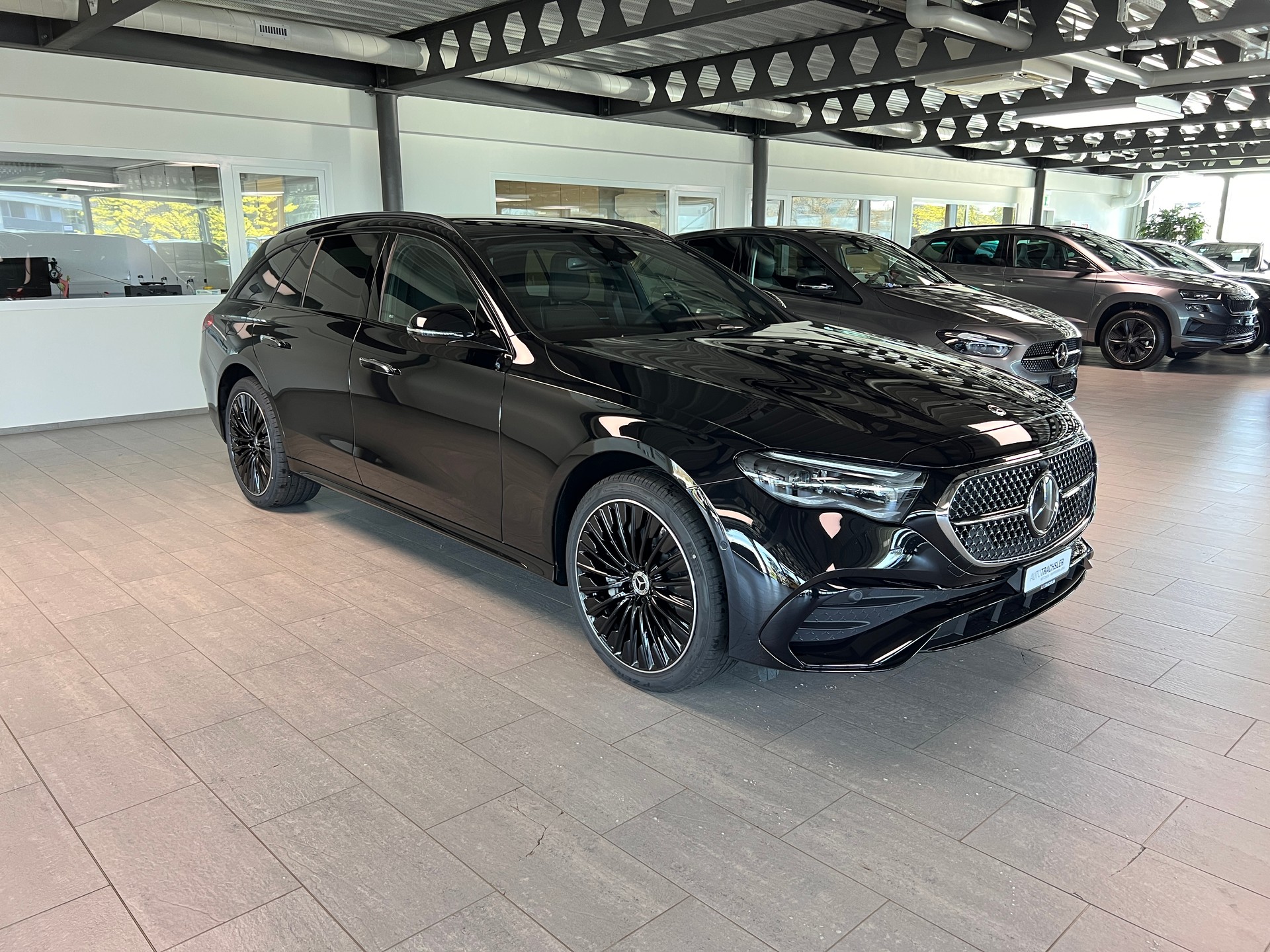 MERCEDES-BENZ E 450 T 9G-Tronic 4Matic - 3