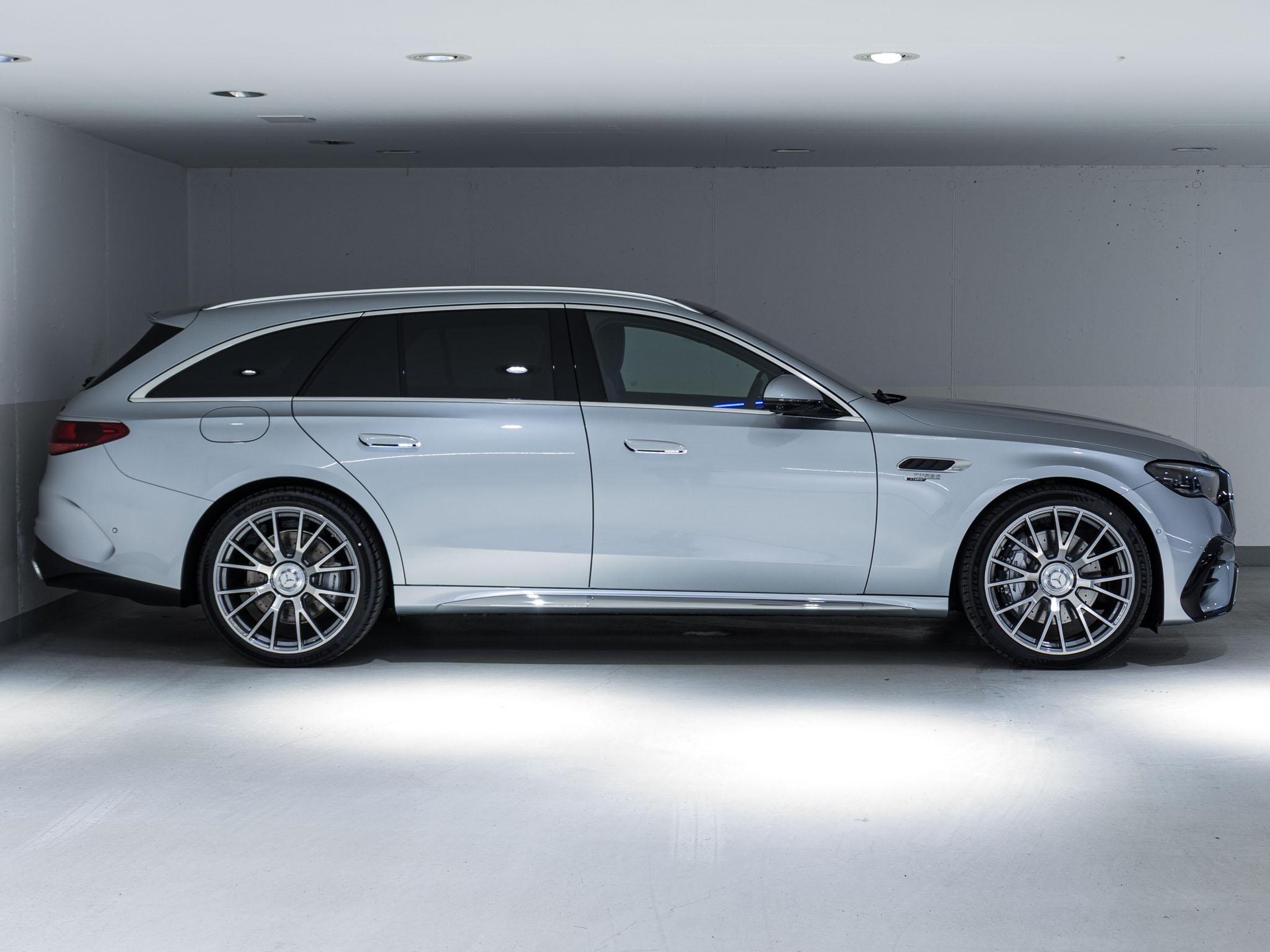 MERCEDES-BENZ E 53 Hybrid AMG 4MATIC+ T-Modell - 2