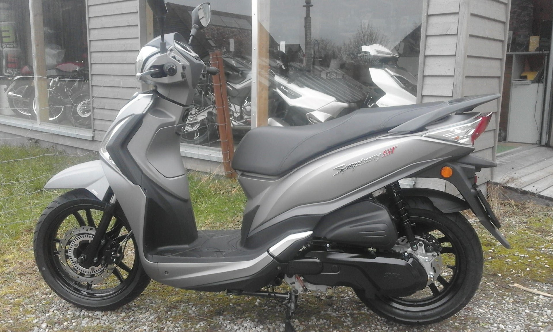 SYM Symphony ST 125 i LC - 4