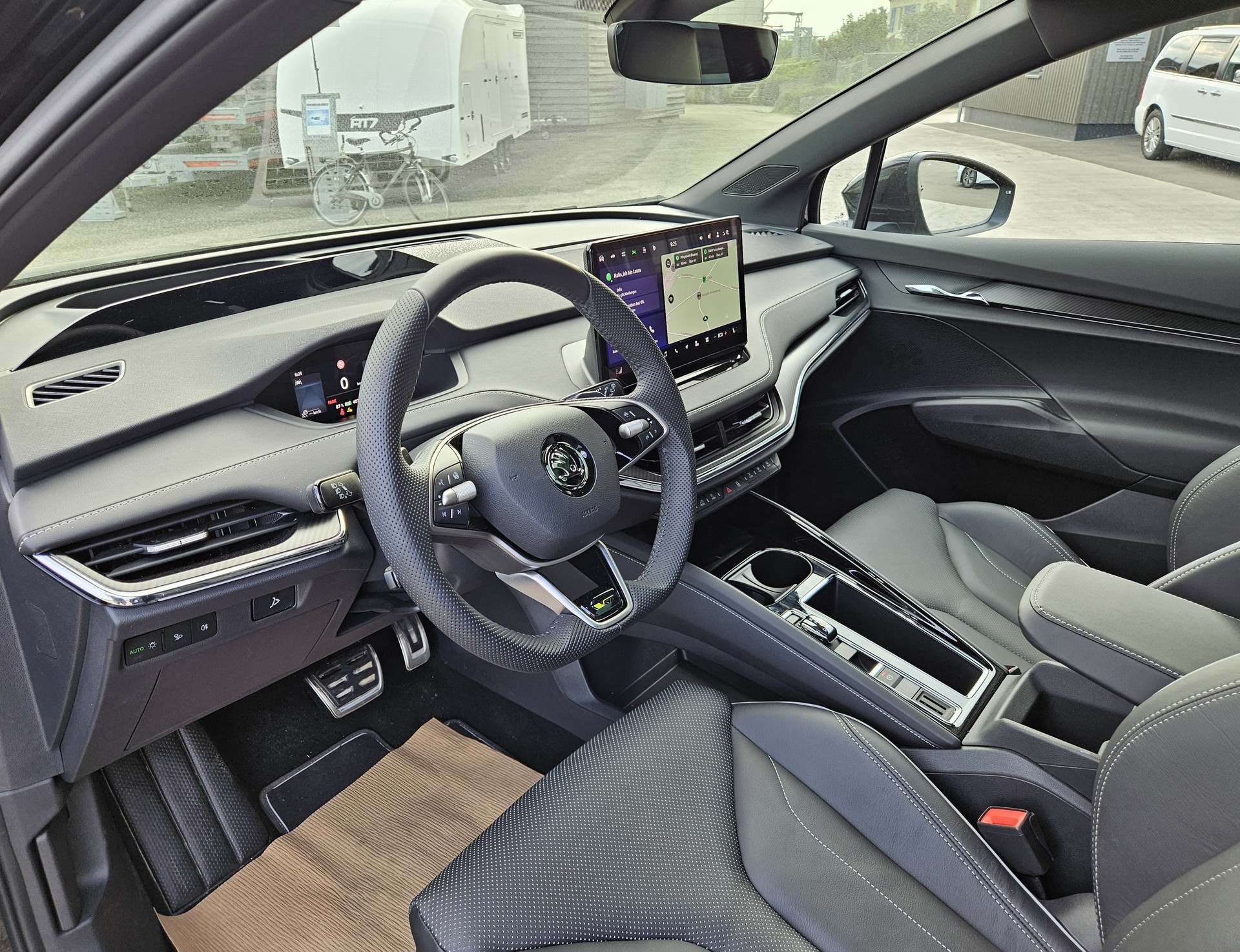 SKODA Enyaq SUV RS 4x4 Modell 2025 mit 340 PS und Anhängerkupplung - 14