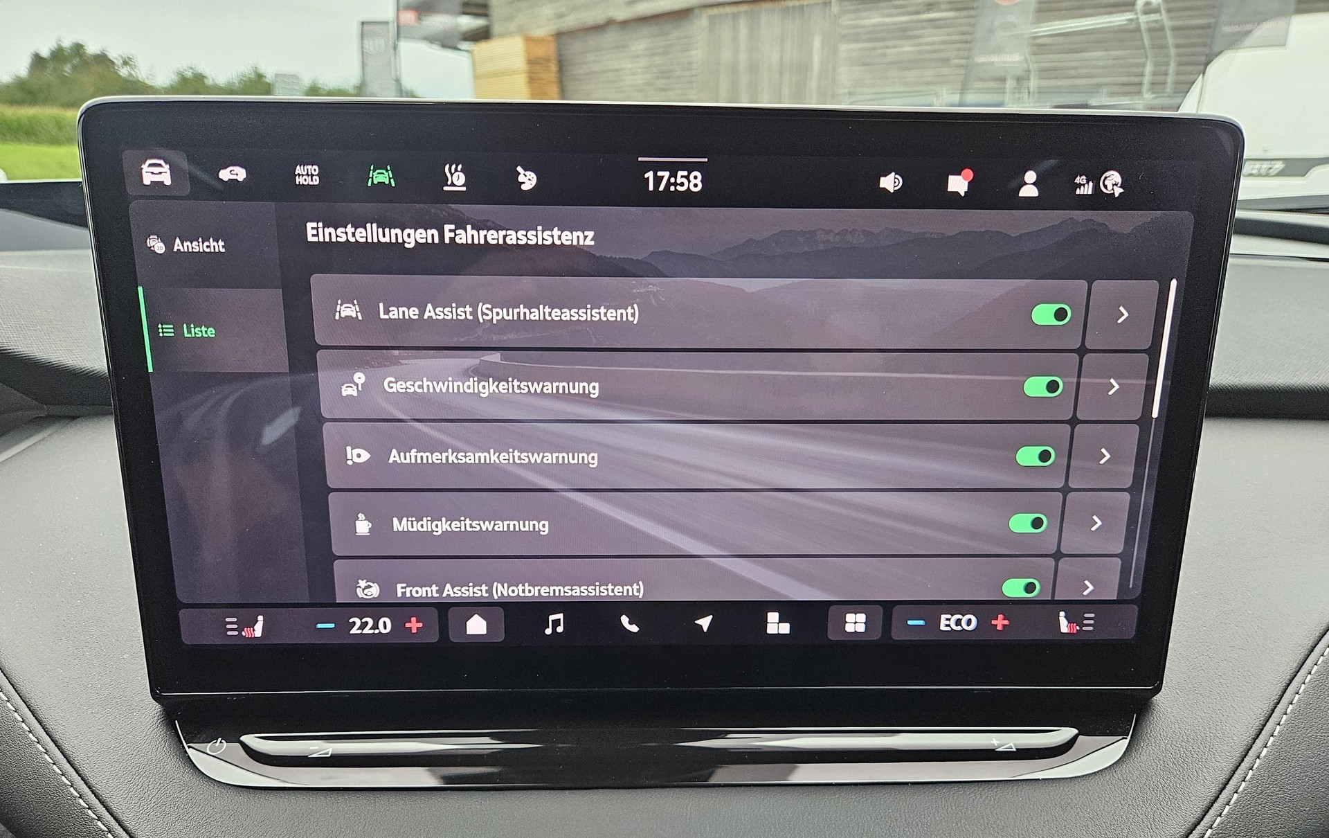 SKODA Enyaq SUV RS 4x4 Modell 2025 mit 340 PS und Anhängerkupplung - 24