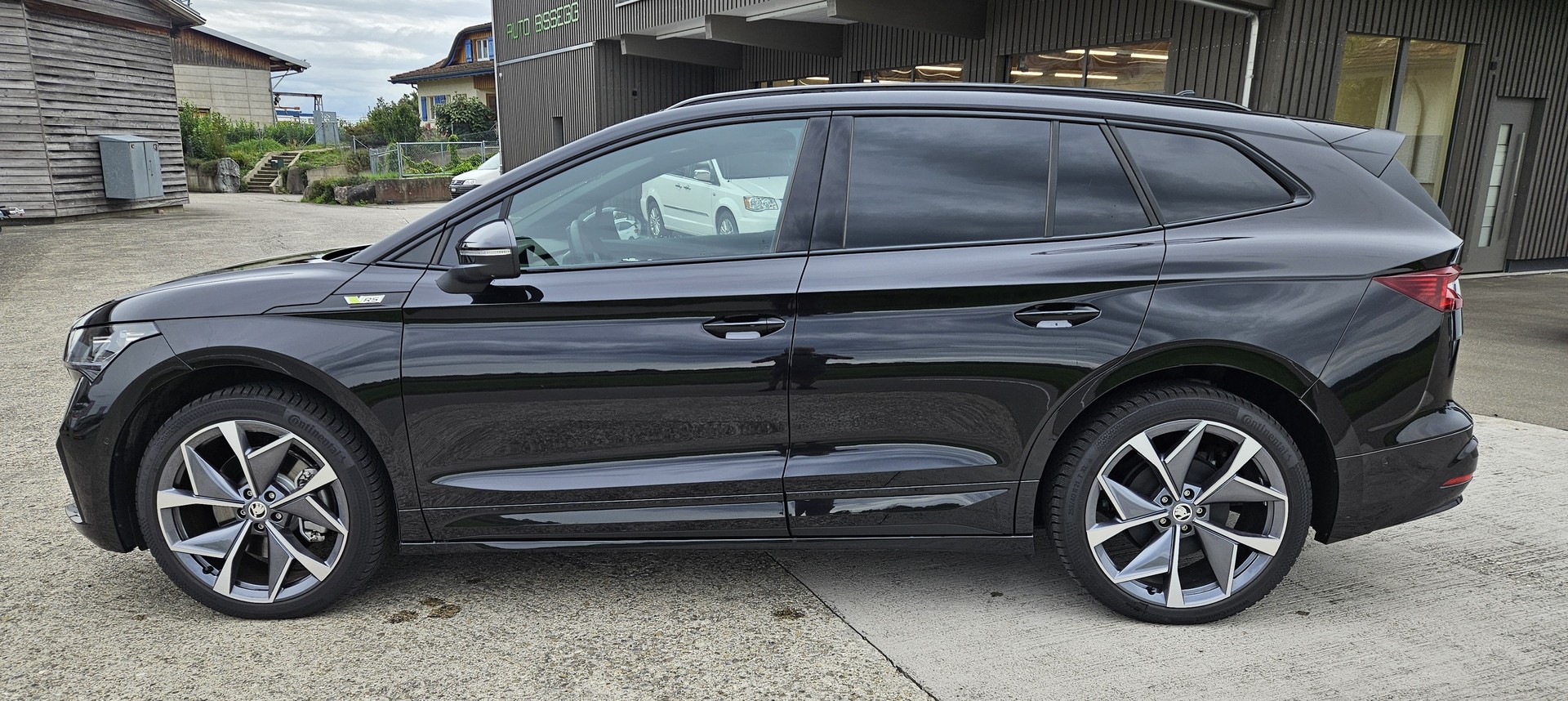SKODA Enyaq SUV RS 4x4 Modell 2025 mit 340 PS und Anhängerkupplung - 5