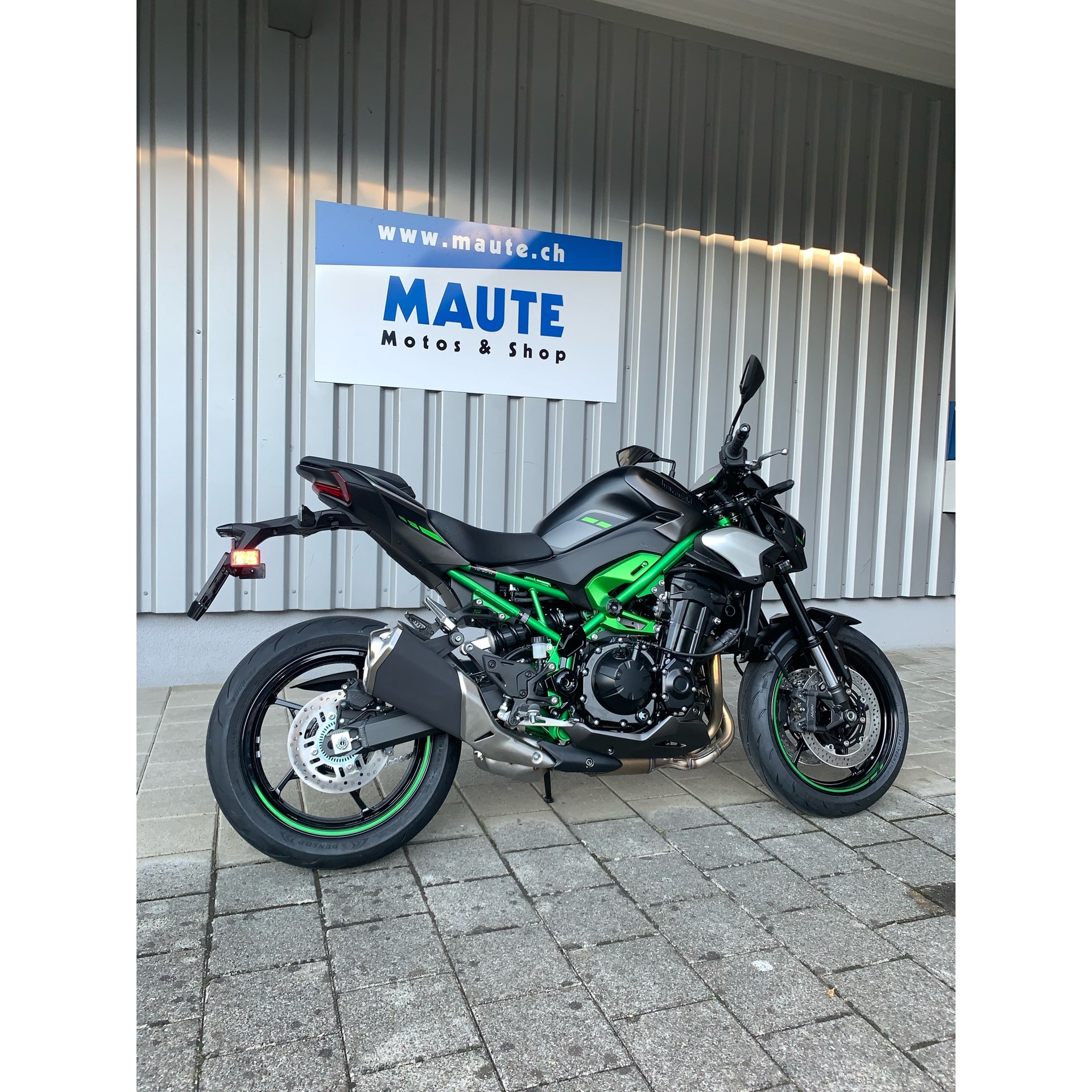 KAWASAKI Z 900 - 3