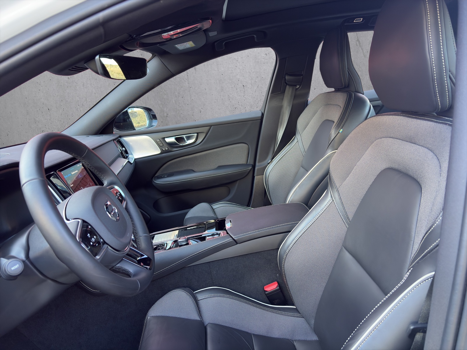 VOLVO S60 2.0 T8 TE Ultimate Dark eAWD - 8