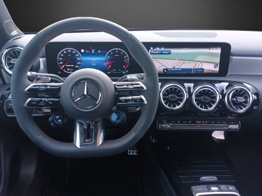 MERCEDES-BENZ A AMG 35 4Matic+ 8G-DCT - 9