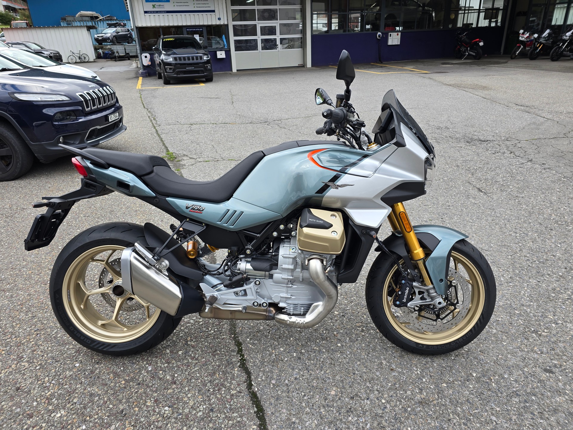 MOTO GUZZI V100 Mandello S - 3