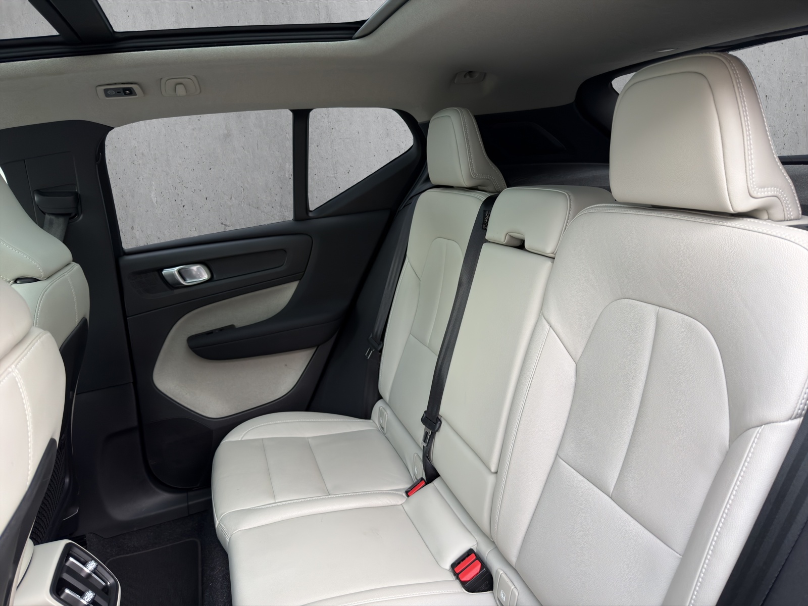 VOLVO XC40 B4 Benzin Mild Hybrid AWD Momentum Geartronic - 15