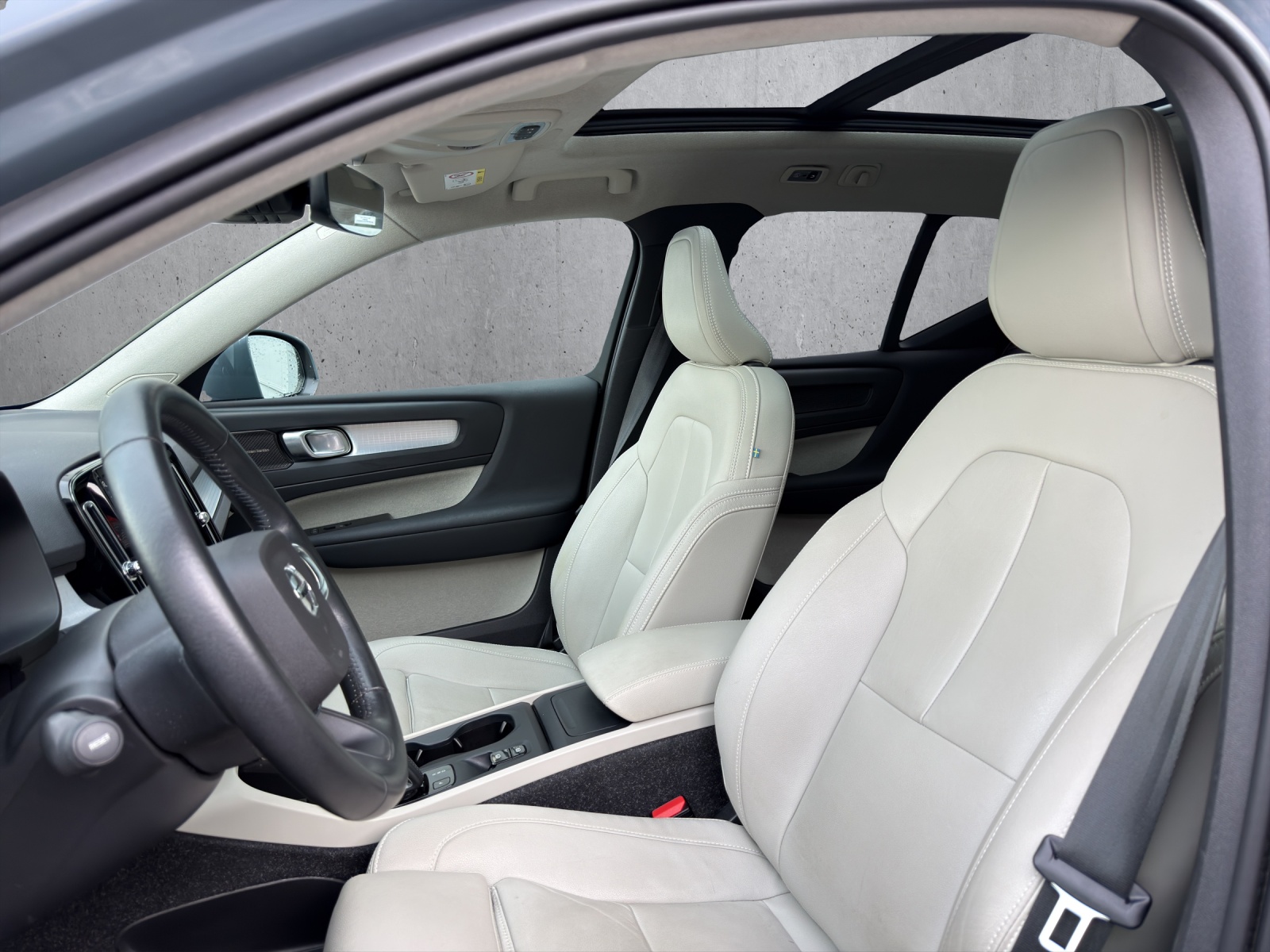 VOLVO XC40 B4 Benzin Mild Hybrid AWD Momentum Geartronic - 10