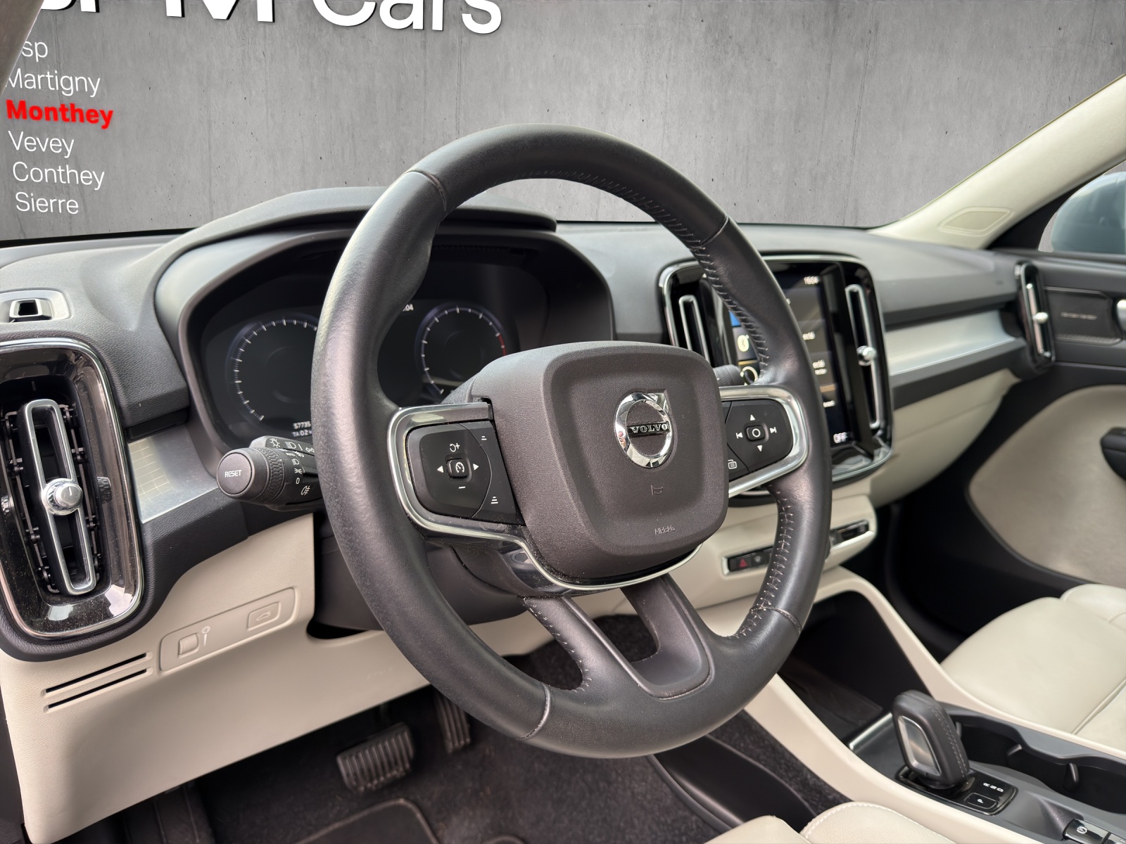 VOLVO XC40 B4 Benzin Mild Hybrid AWD Momentum Geartronic - 12