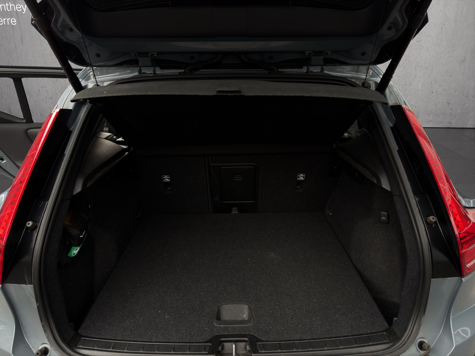 VOLVO XC40 B4 Benzin Mild Hybrid AWD Momentum Geartronic - 16