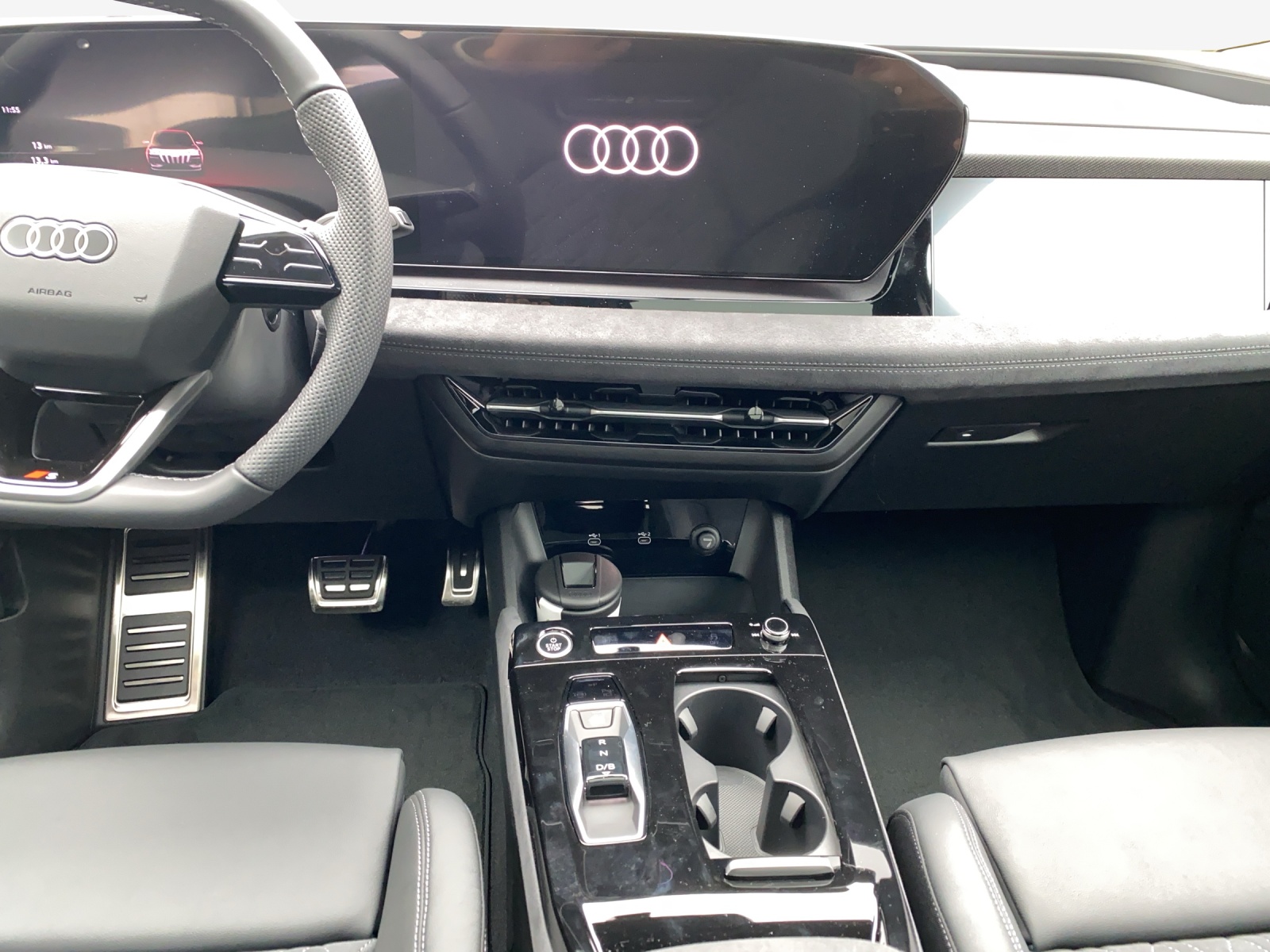 AUDI Q6 e-tron quattro - 11