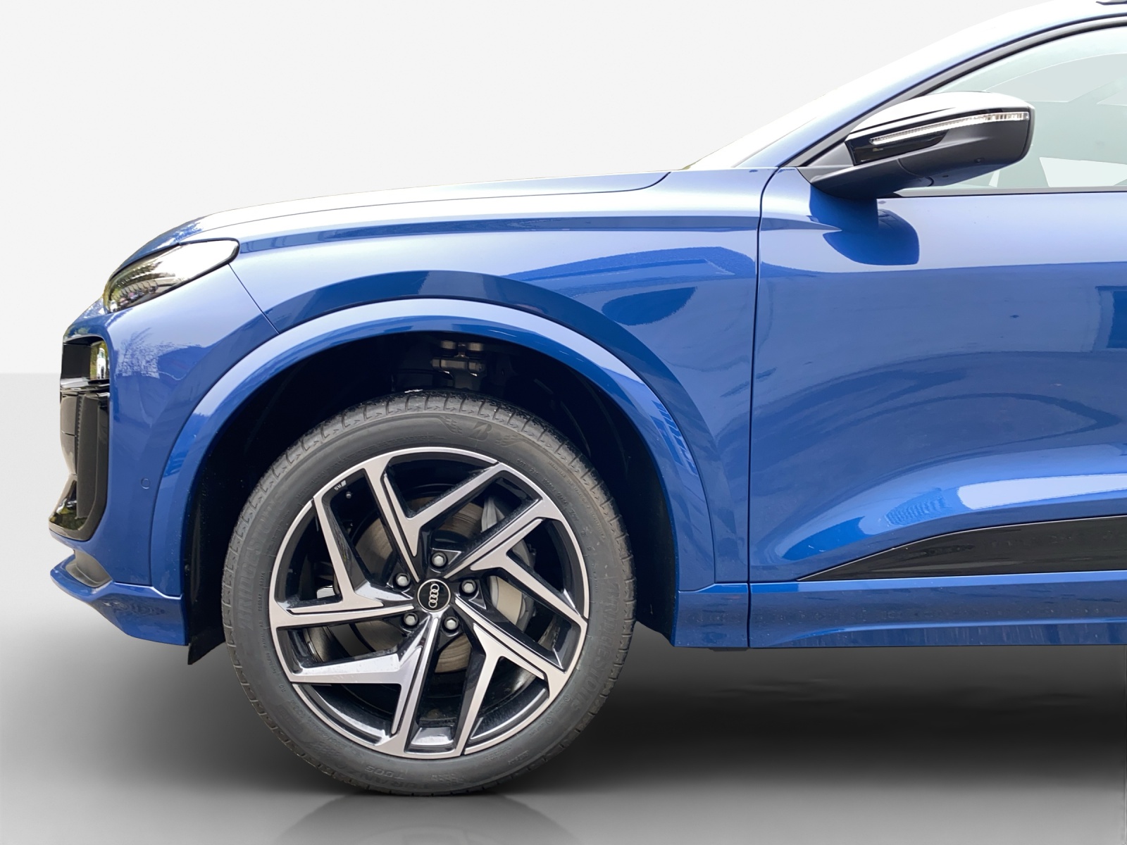 AUDI Q6 e-tron quattro - 14