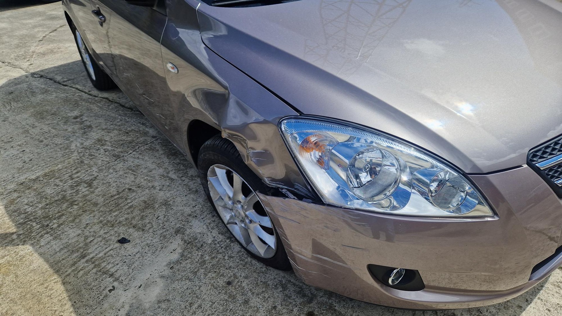 KIA Cee'd Sporty Wagon 1.6 16V Trend Automatic - 2