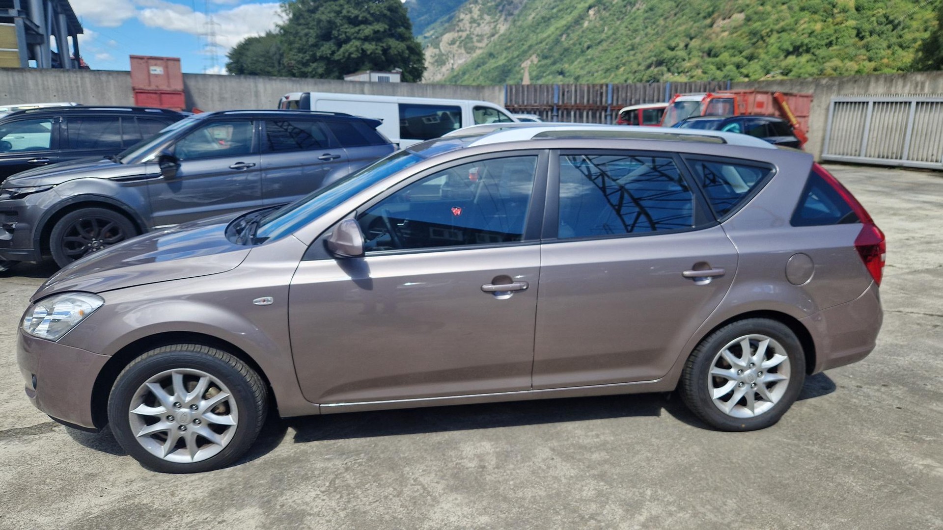 KIA Cee'd Sporty Wagon 1.6 16V Trend Automatic - 9