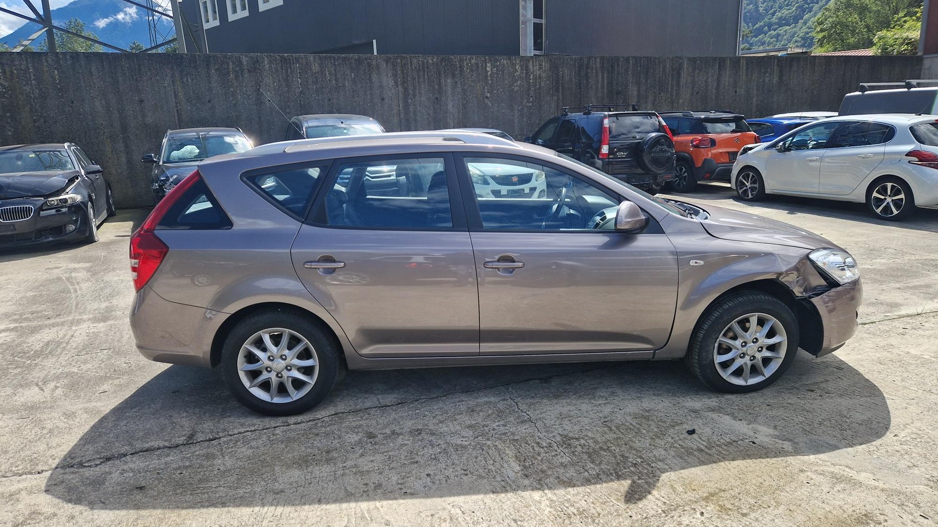 KIA Cee'd Sporty Wagon 1.6 16V Trend Automatic - 6