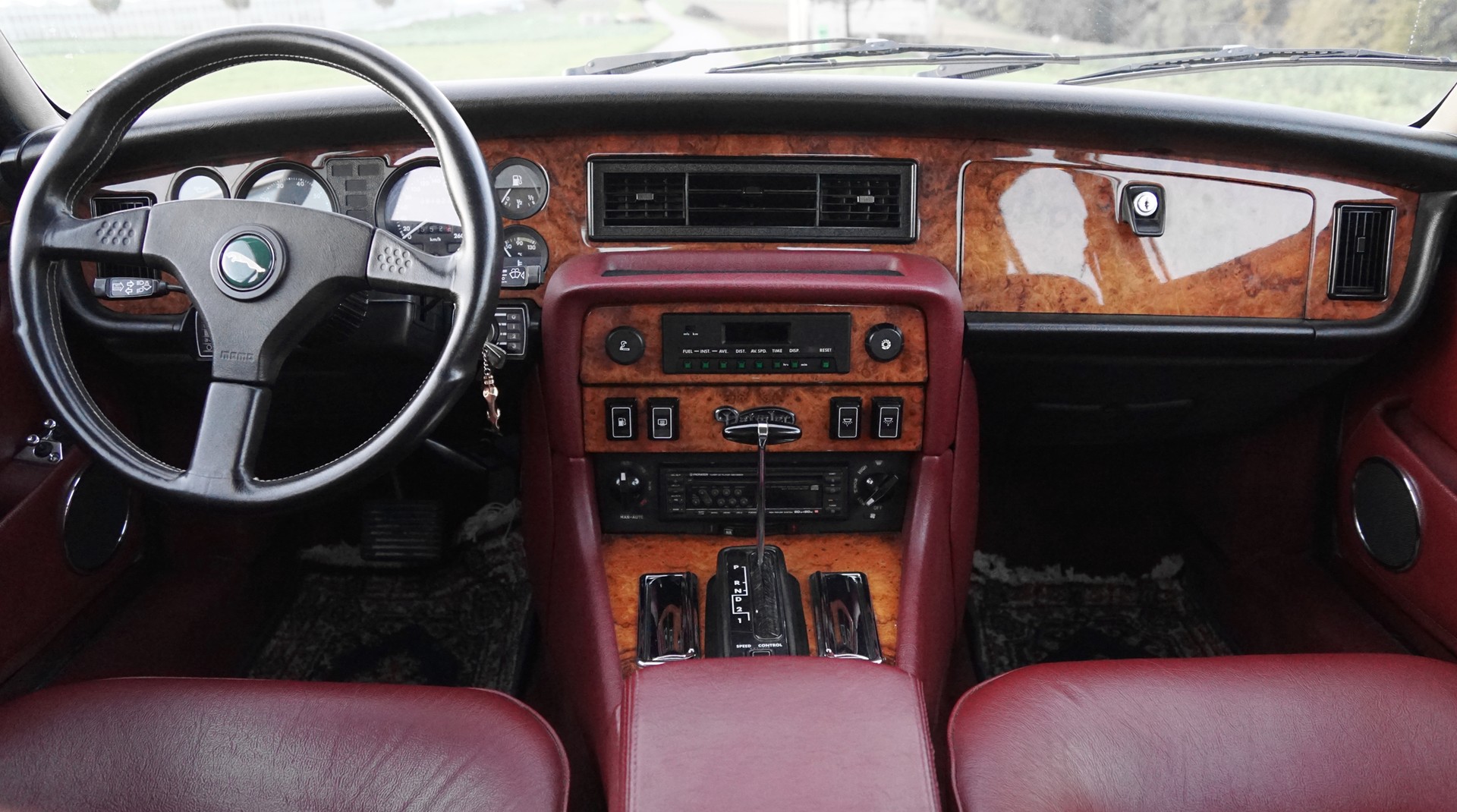 DAIMLER 5.3 Double Six - 7