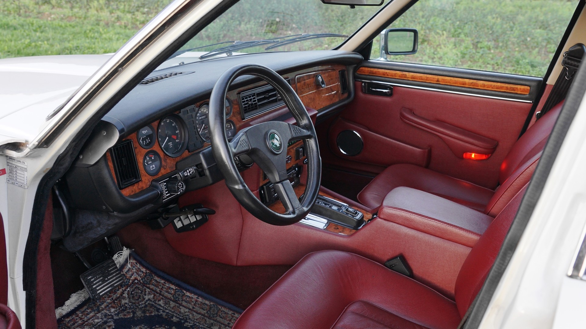 DAIMLER 5.3 Double Six - 8