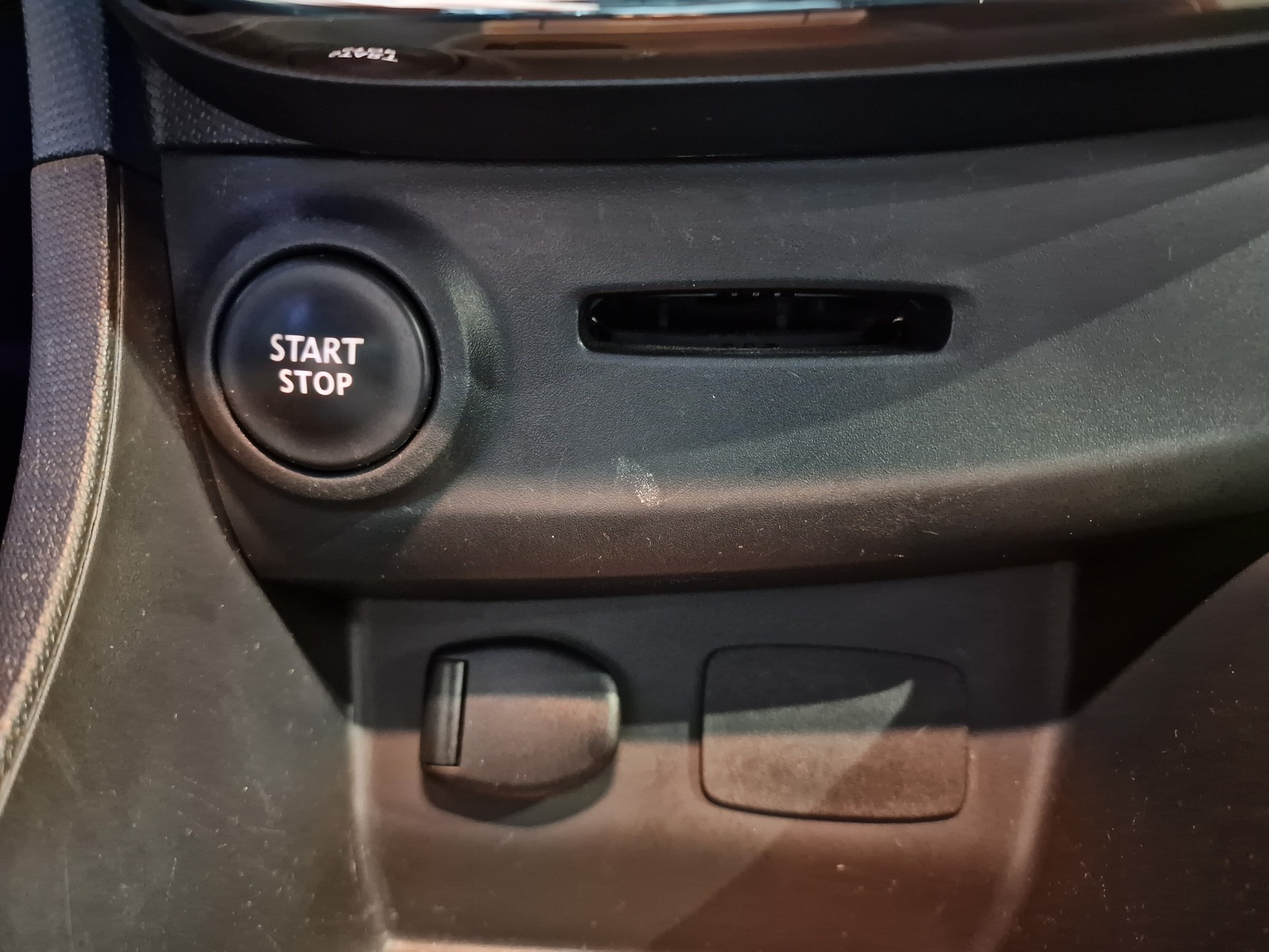 RENAULT Clio 1.2 16V T Swiss Edition EDC 12Mt Gara - 22