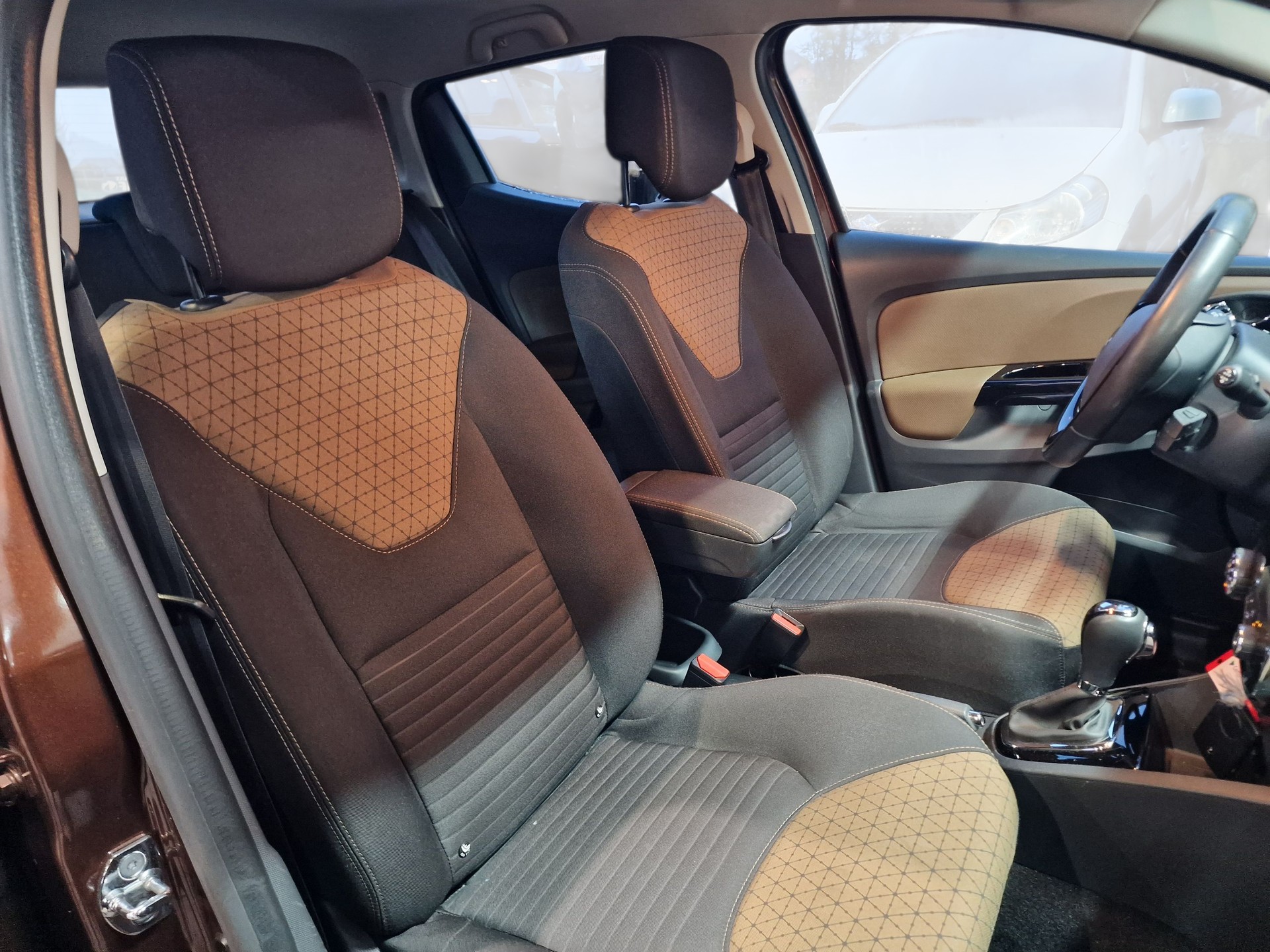 RENAULT Clio 1.2 16V T Swiss Edition EDC 12Mt Gara - 13