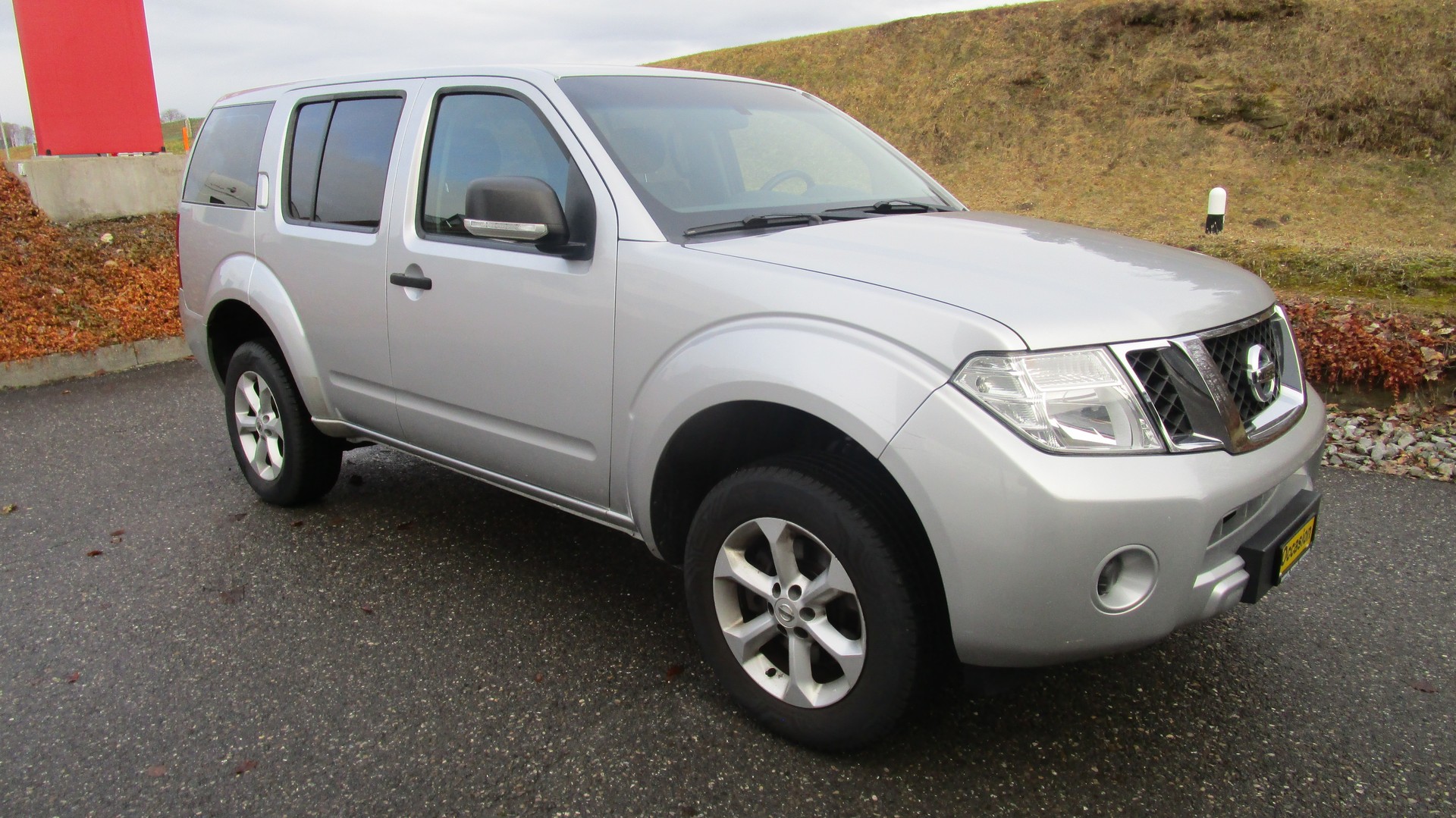 NISSAN Pathfinder 2.5 dCi SE - 2
