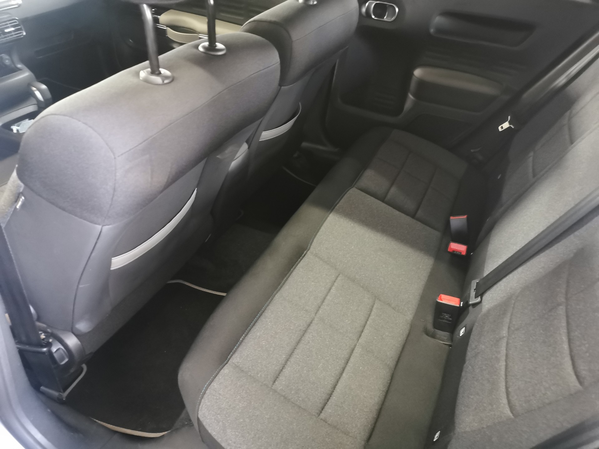 CITROEN C4 Cactus 1.5 Blue HDi Shine EAT6 - 13