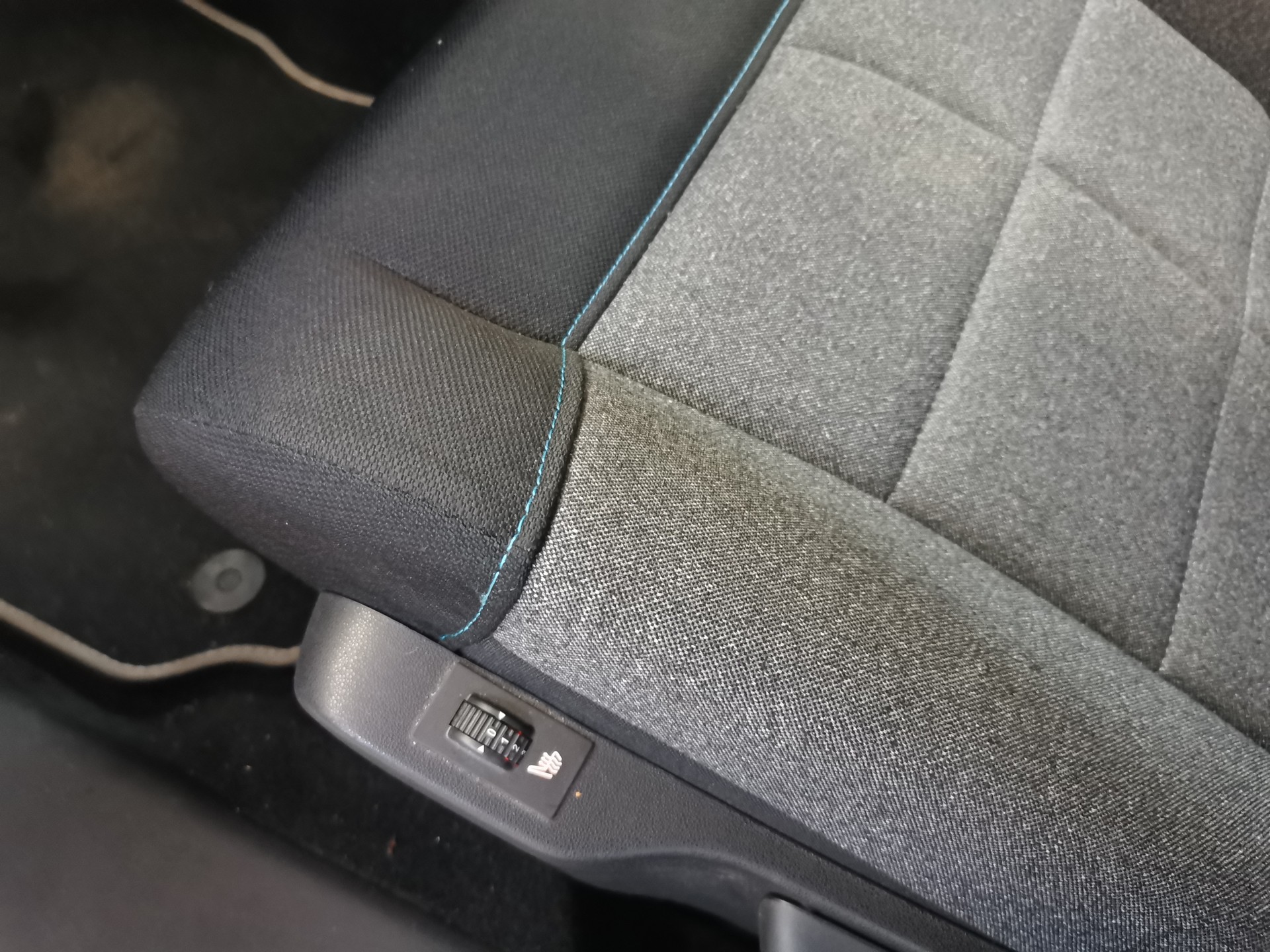 CITROEN C4 Cactus 1.5 Blue HDi Shine EAT6 - 14