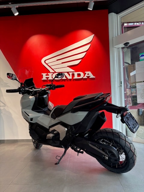 HONDA X-ADV 750 - 5