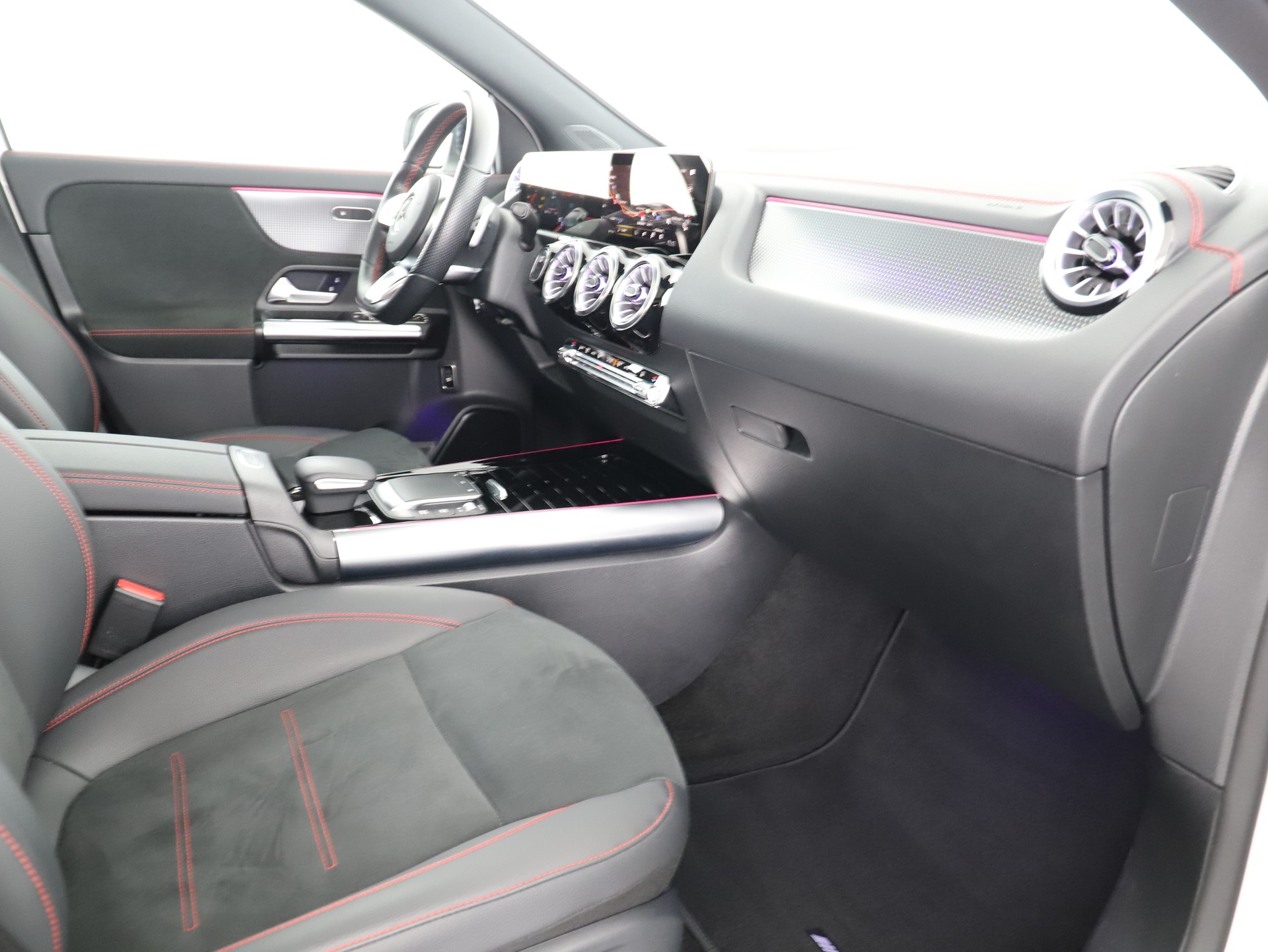 MERCEDES-BENZ EQA 300 AMG Line 4Matic - 9