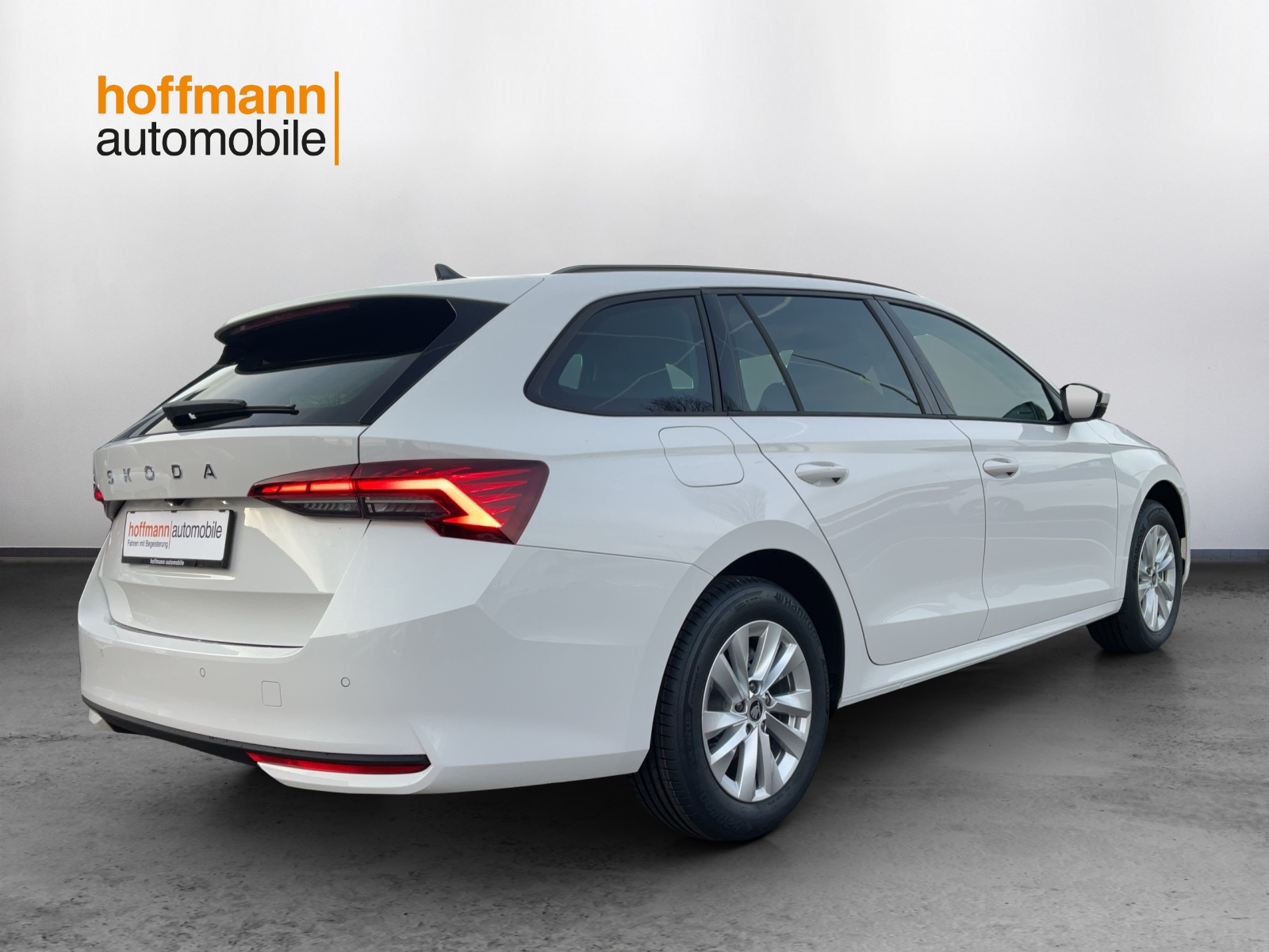 SKODA Octavia Combi 2.0 TDI DSG Selection - 4