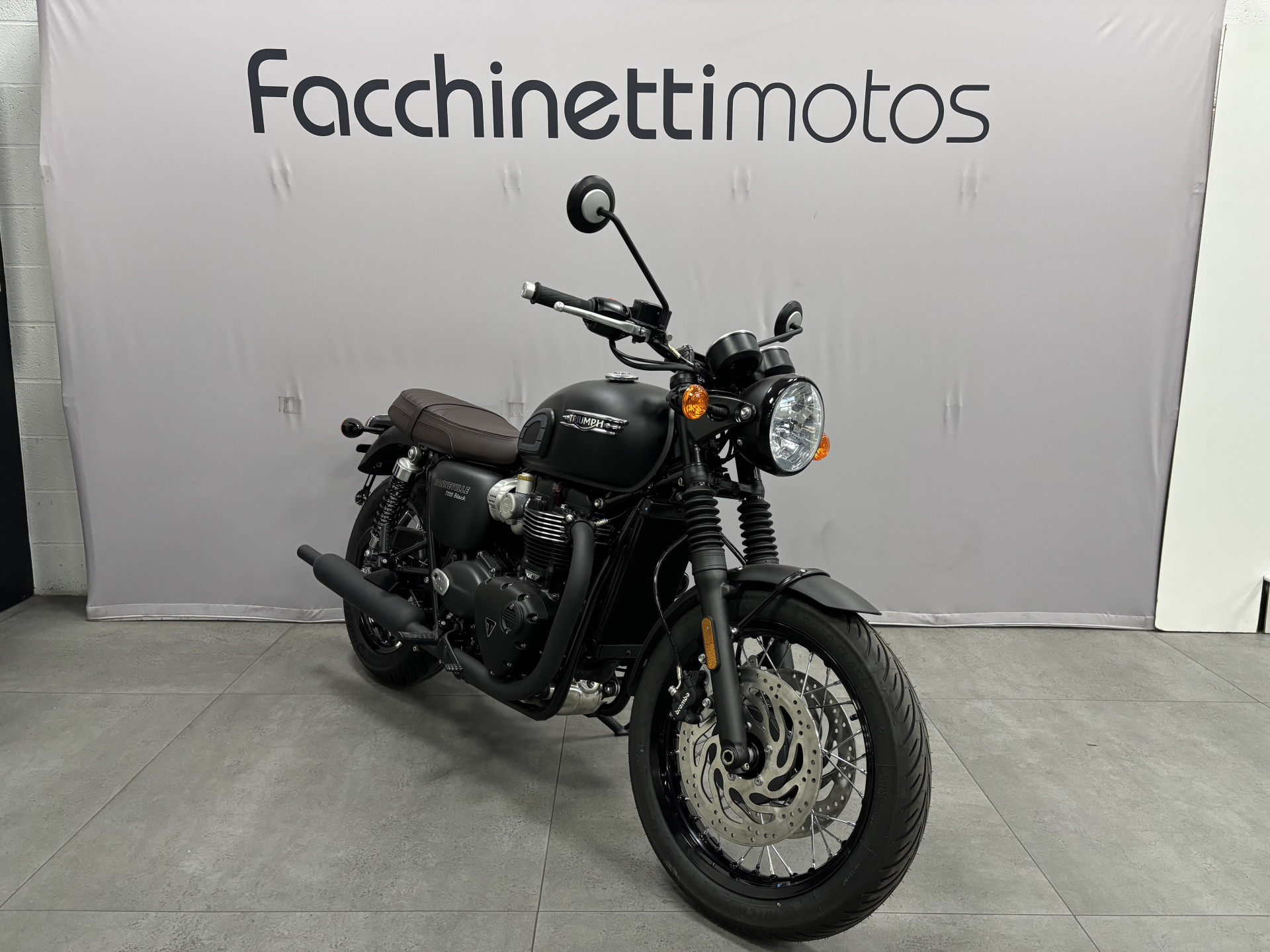 TRIUMPH Bonneville T120 Black - 2