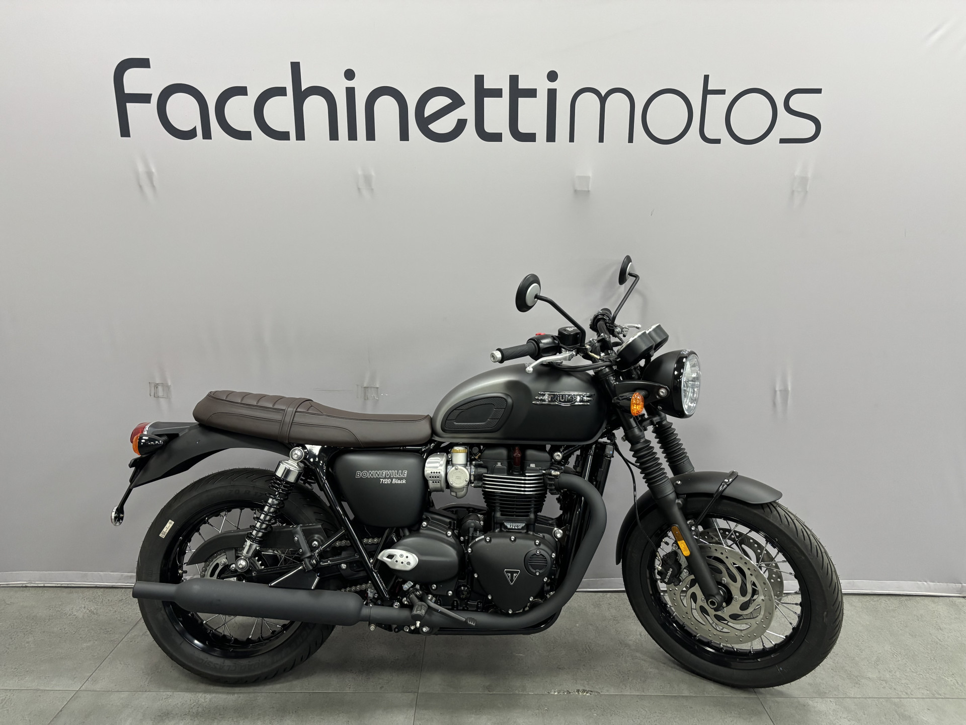 TRIUMPH Bonneville T120 Black