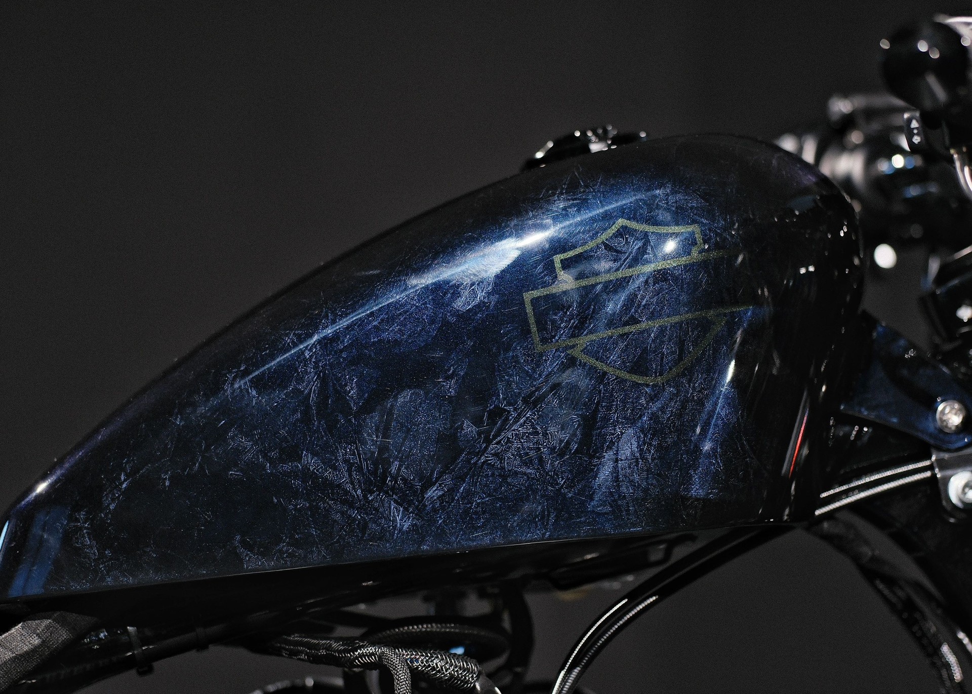 HARLEY-DAVIDSON XL 883 N Sportster Iron - 9