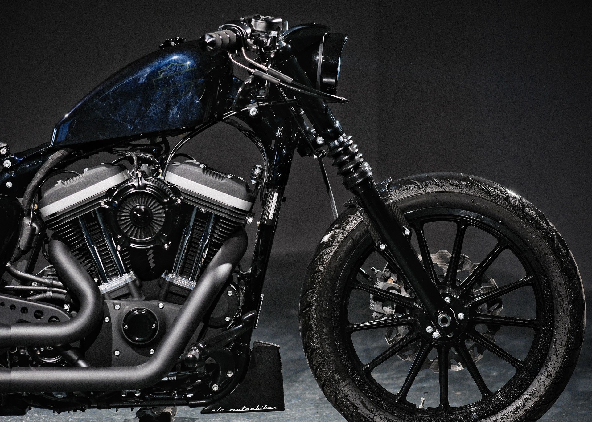 HARLEY-DAVIDSON XL 883 N Sportster Iron - 8