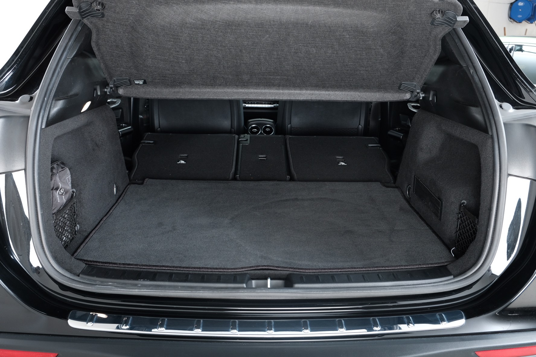 MERCEDES-BENZ EQA 300 AMG Line 4Matic - 13