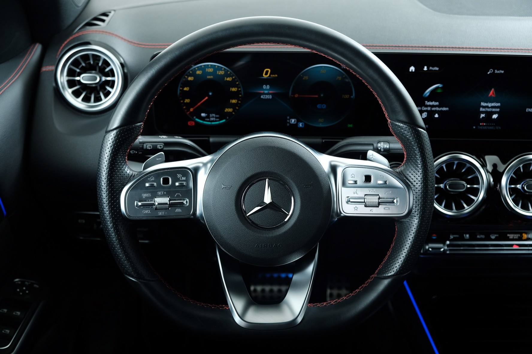 MERCEDES-BENZ EQA 300 AMG Line 4Matic - 8