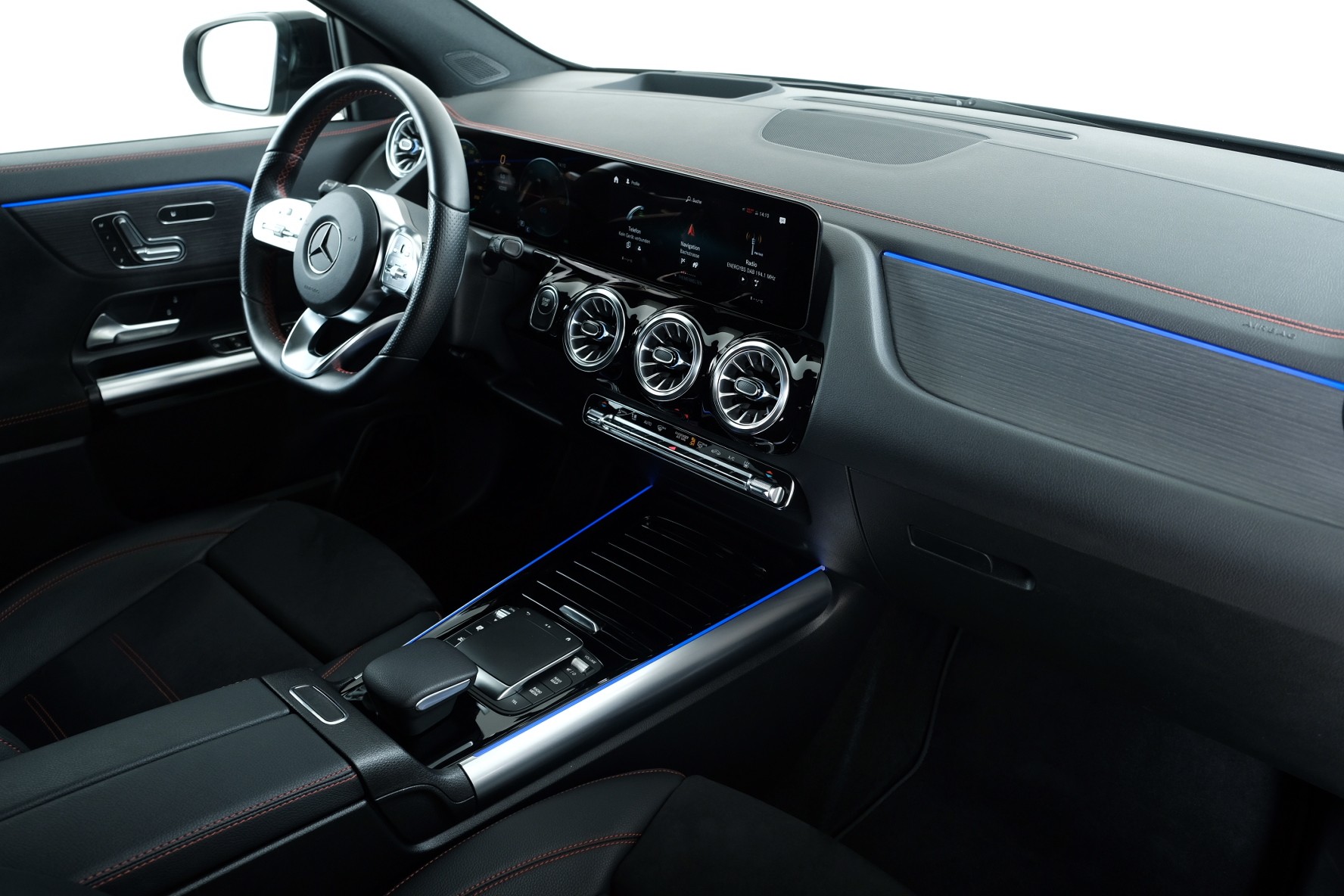 MERCEDES-BENZ EQA 300 AMG Line 4Matic - 6