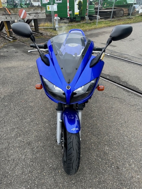 YAMAHA FZS 600 Fazer - 3