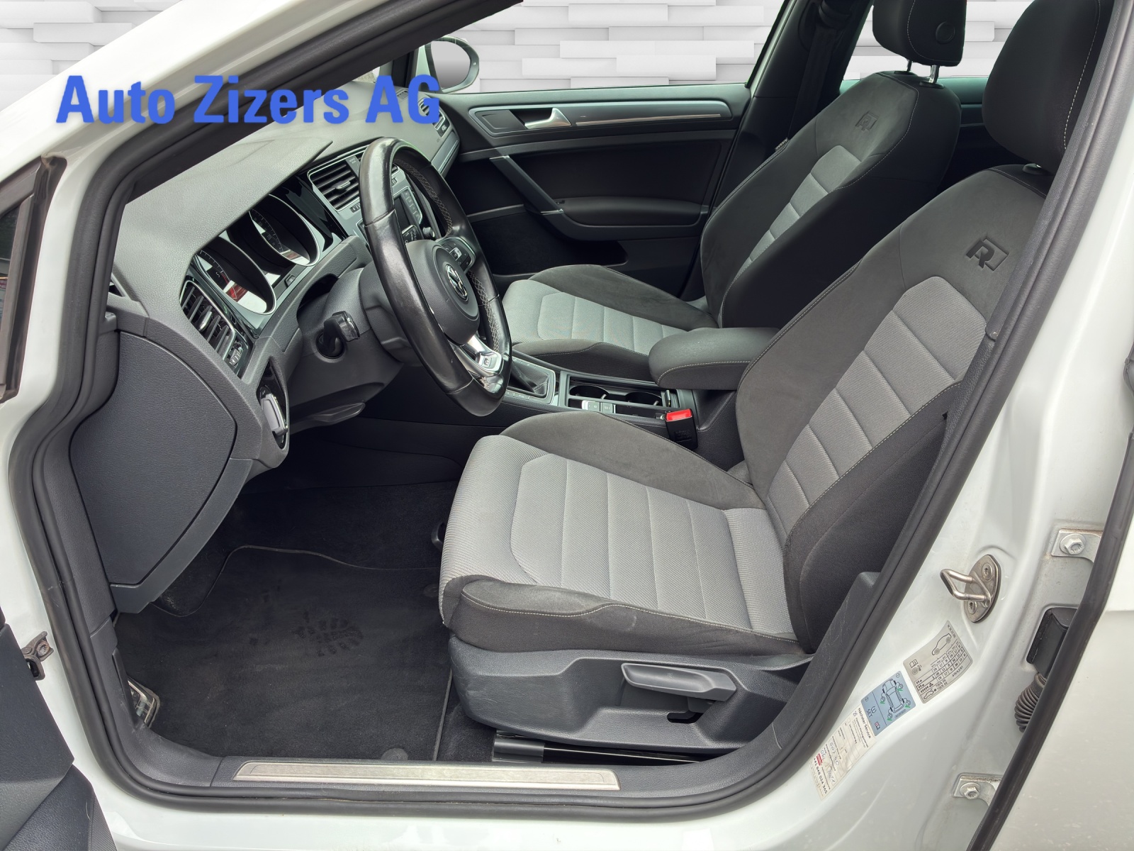 VW Golf 2.0 TDI Lounge R-Line 4Motion - 10