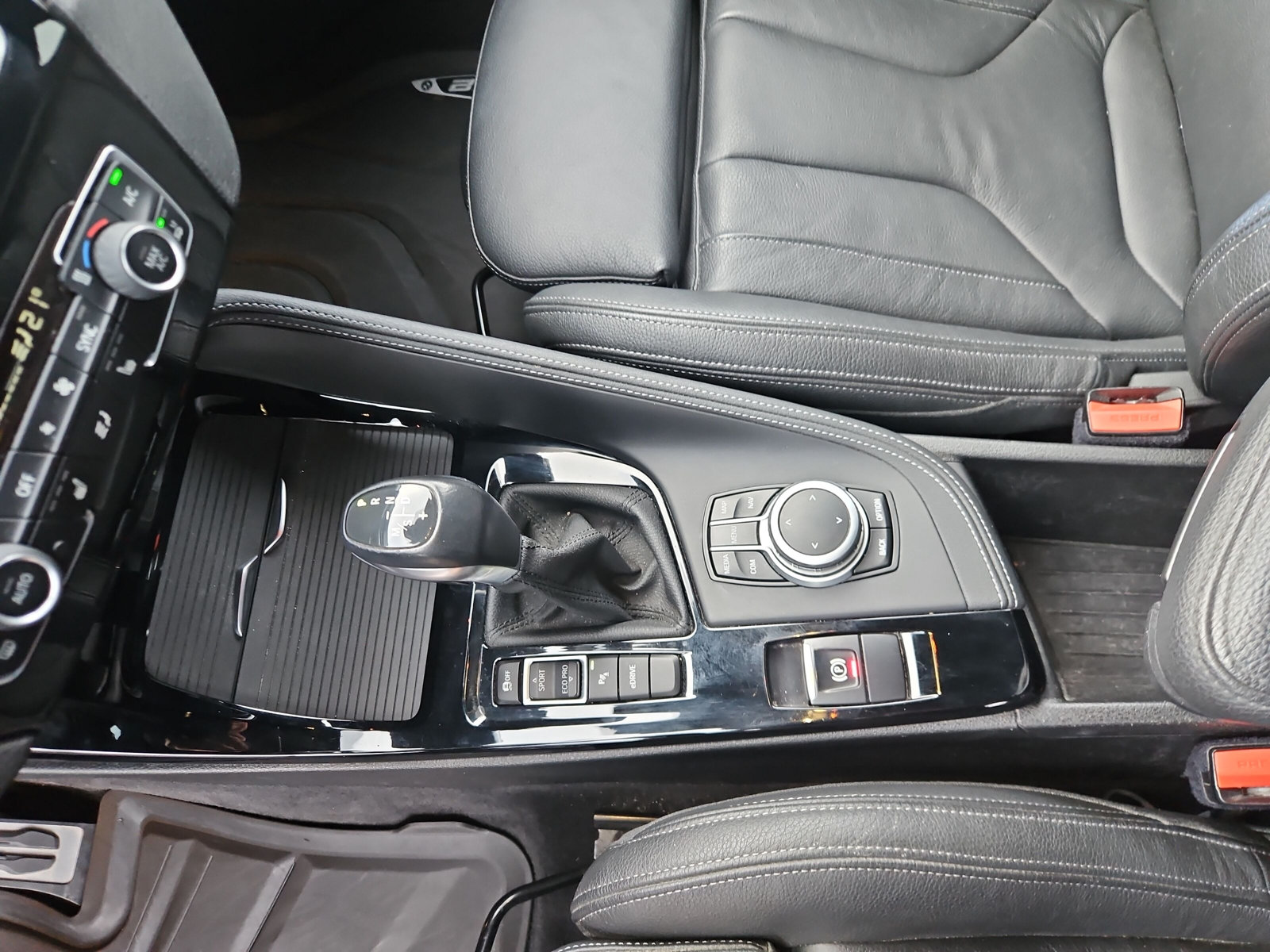 BMW X2 xDrive 25e M Mesh ** Action de leasing à 1.9% jusqu'au 31.12 ** - 24