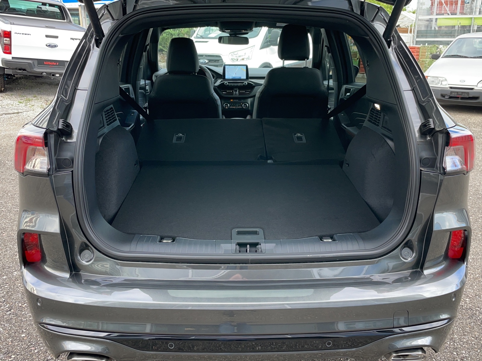 FORD Kuga 2.5 Plug-in Hybrid ST-Line X - 13