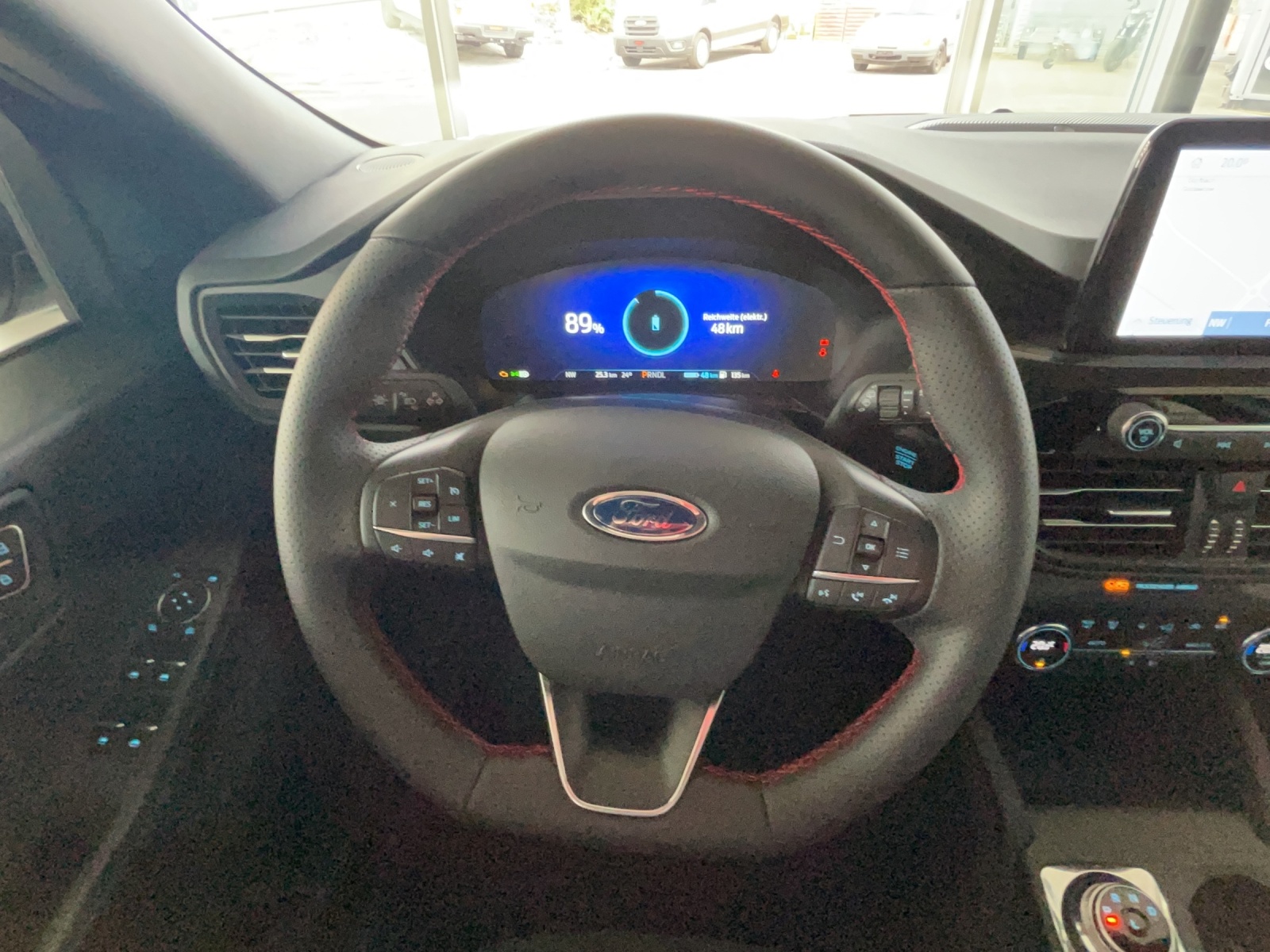 FORD Kuga 2.5 Plug-in Hybrid ST-Line X - 8