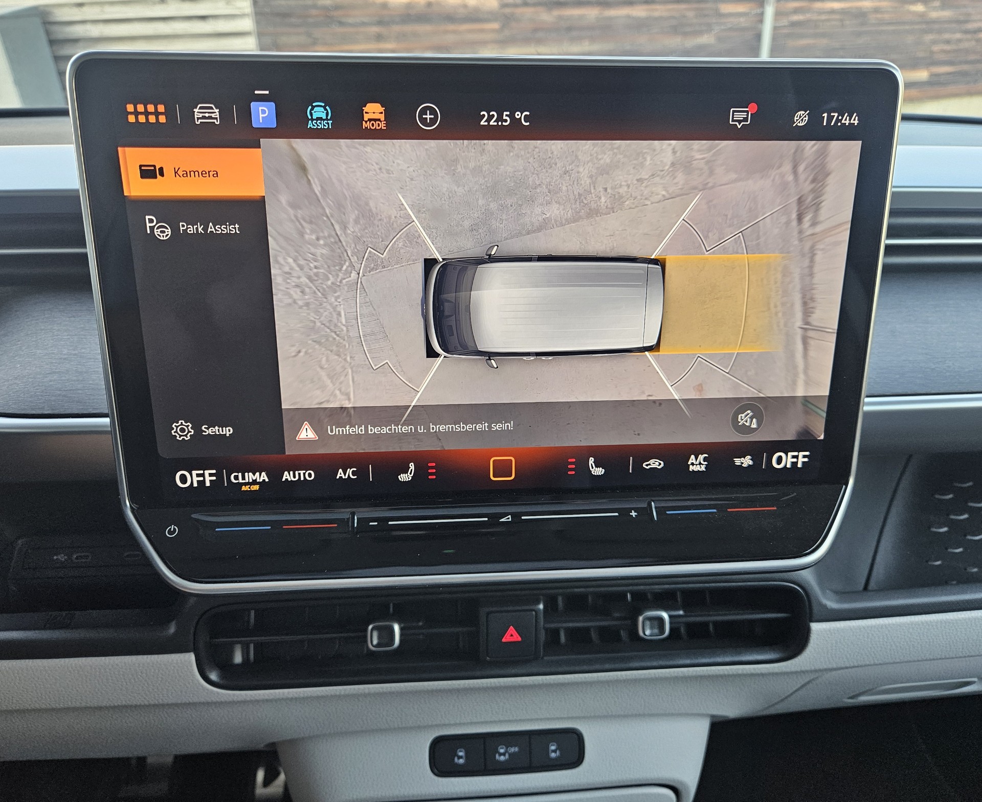 VW ID.Buzz LWB Pro mit 7-Sitzplätzen und Panoramadach - 15