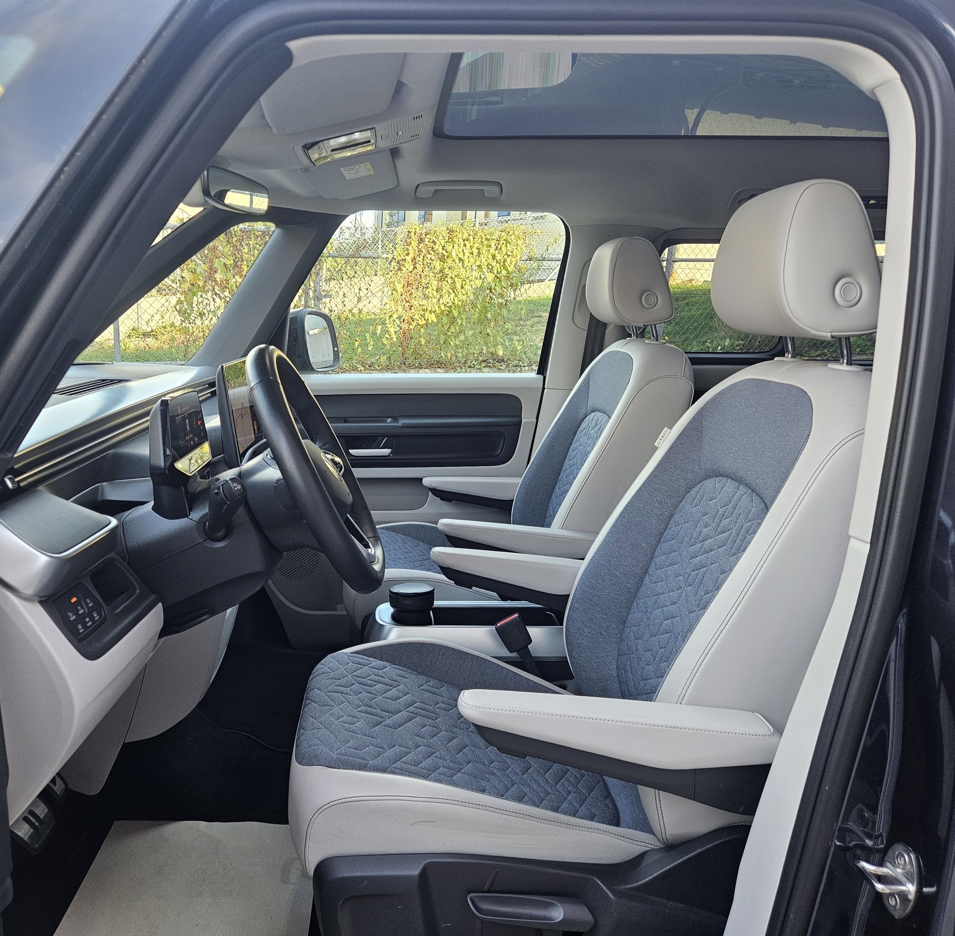 VW ID.Buzz LWB Pro mit 7-Sitzplätzen und Panoramadach - 10