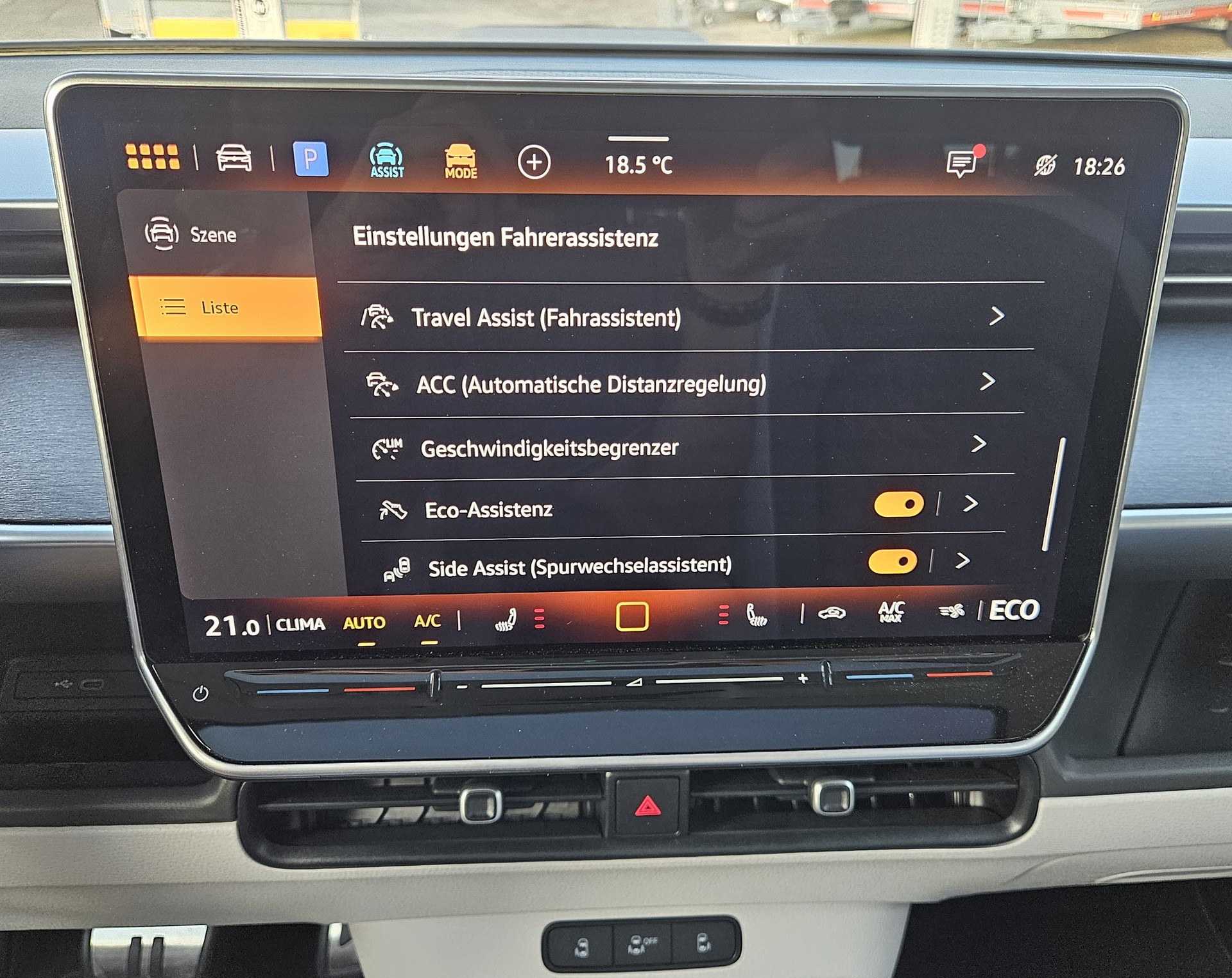 VW ID.Buzz LWB Pro mit 7-Sitzplätzen und Panoramadach - 18